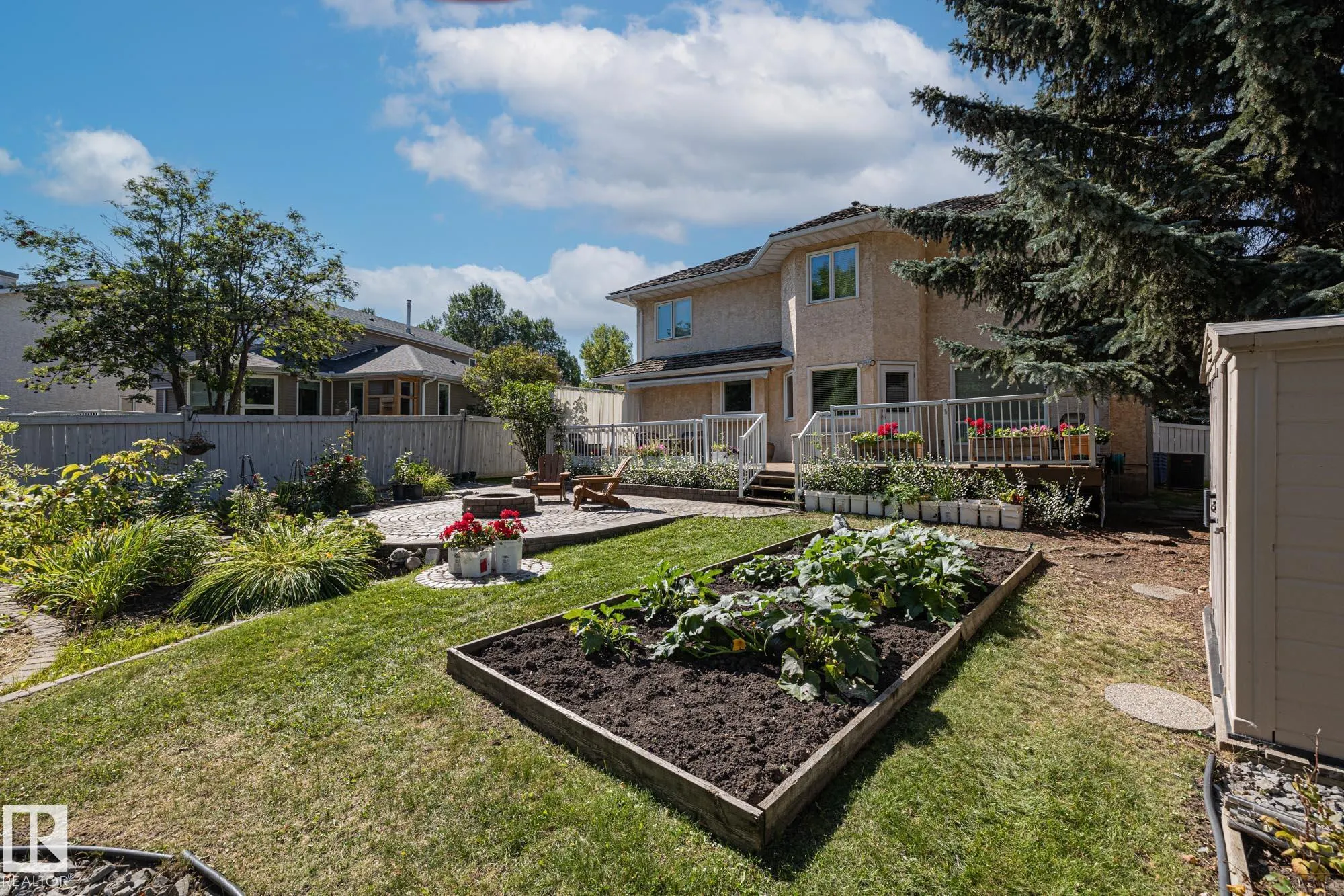 3 HARNOIS Place
