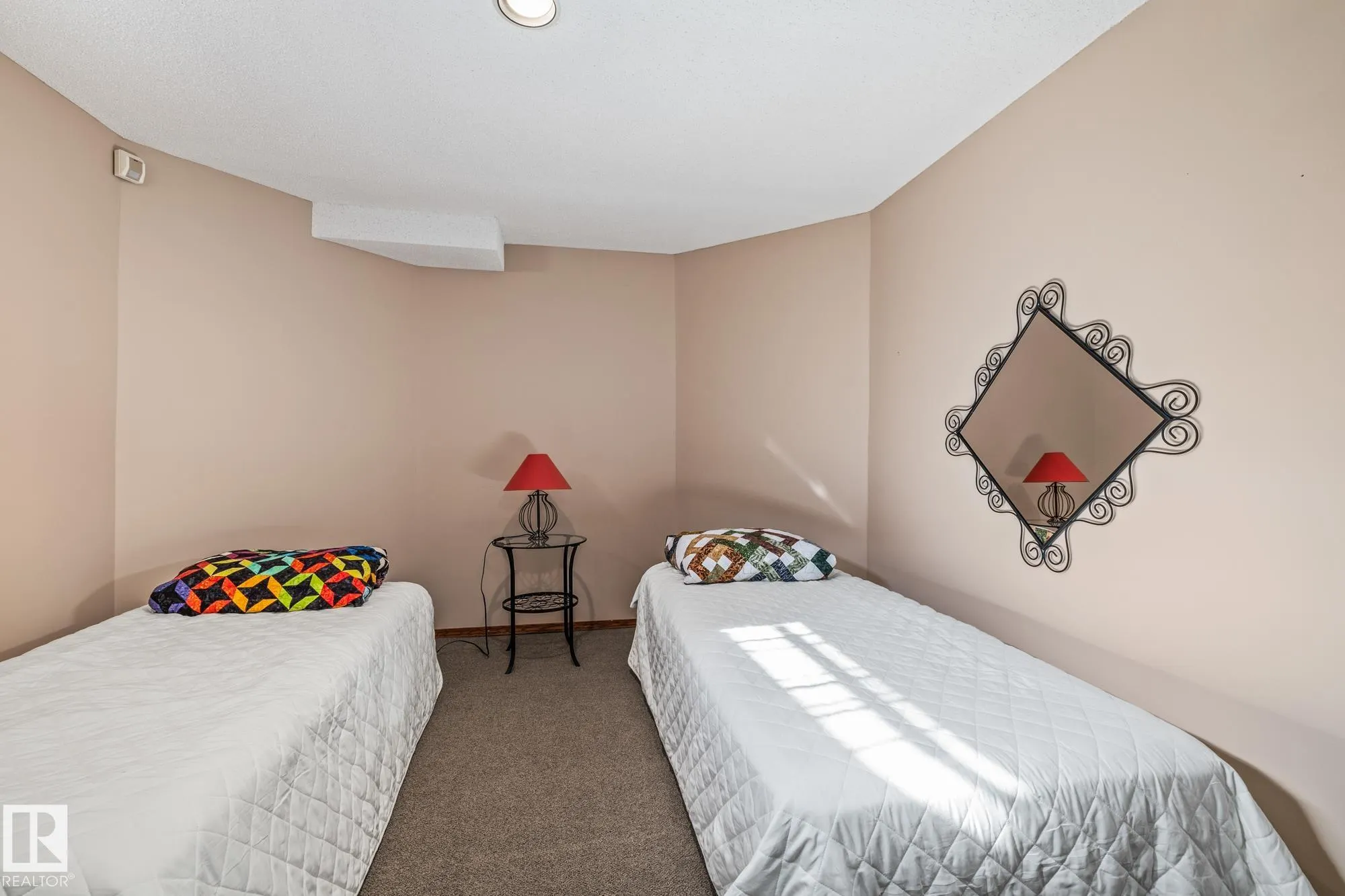3 HARNOIS Place