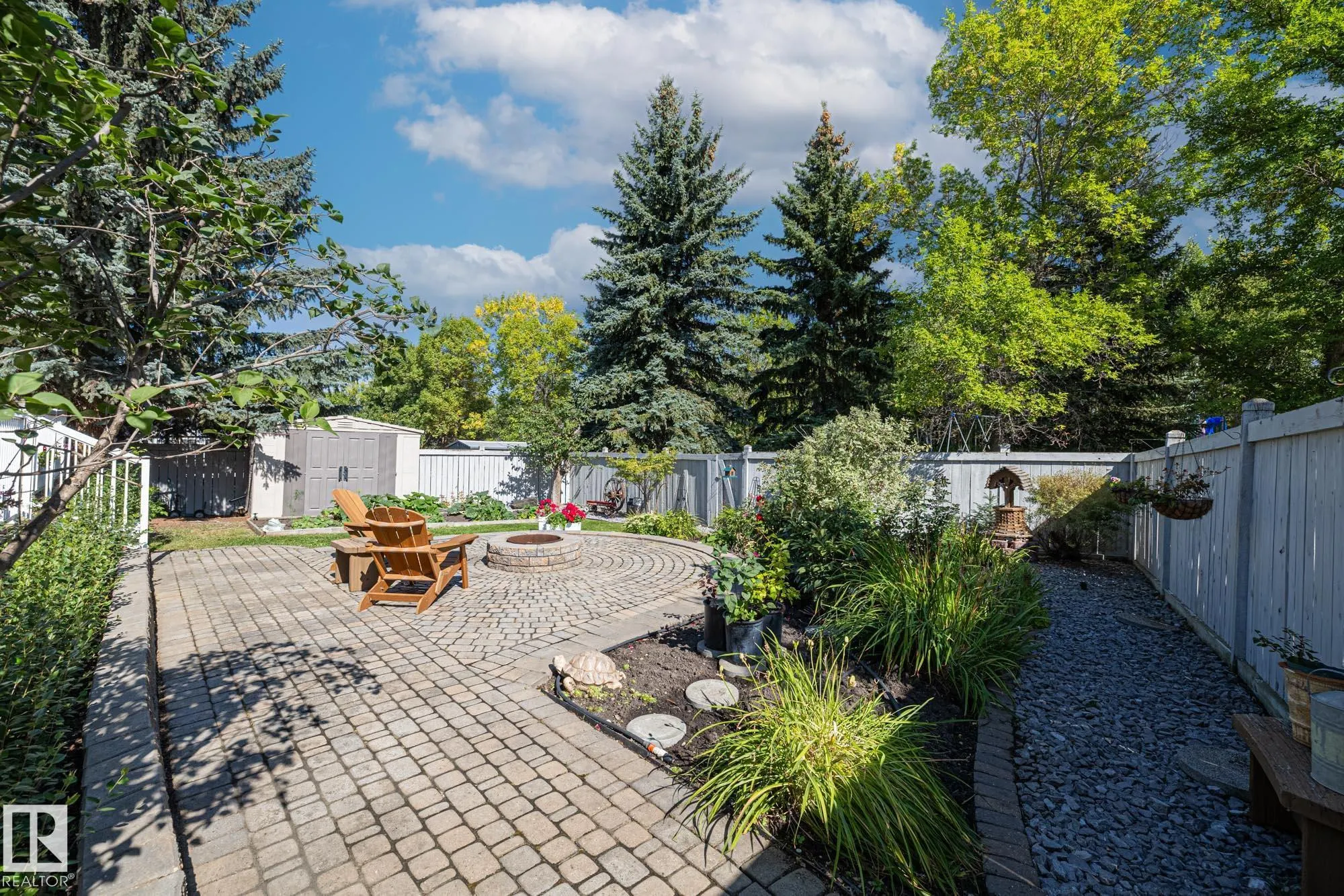 3 HARNOIS Place