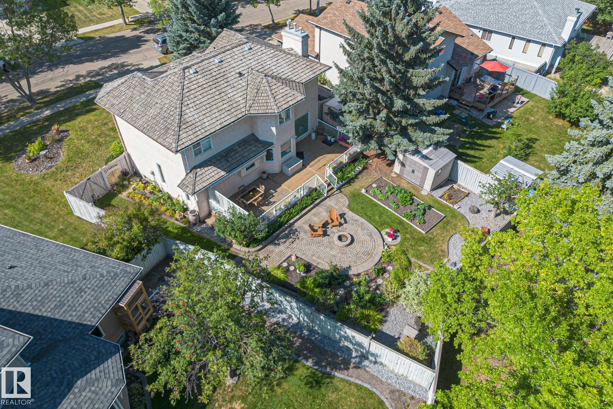 3 HARNOIS Place