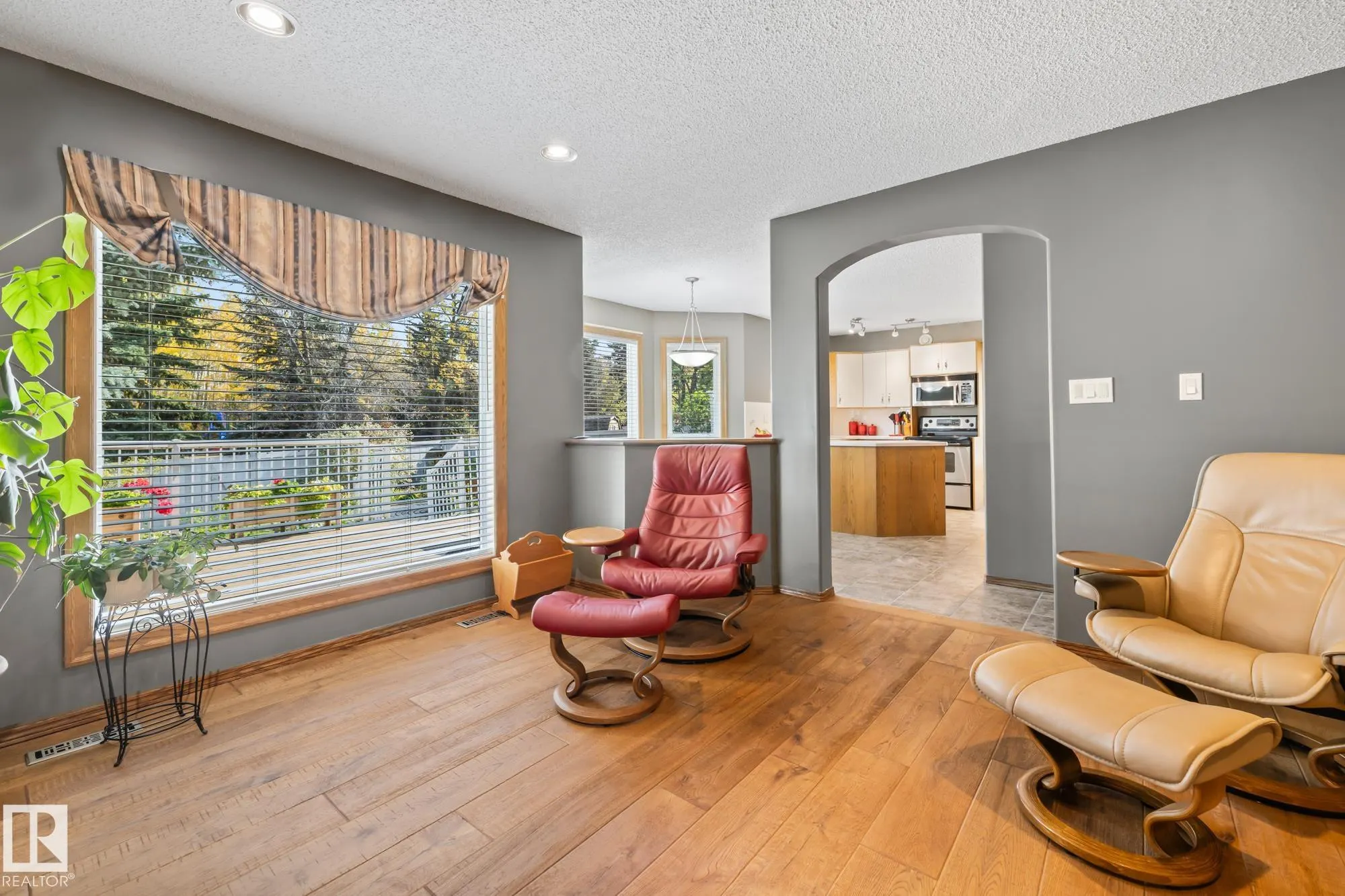 3 HARNOIS Place