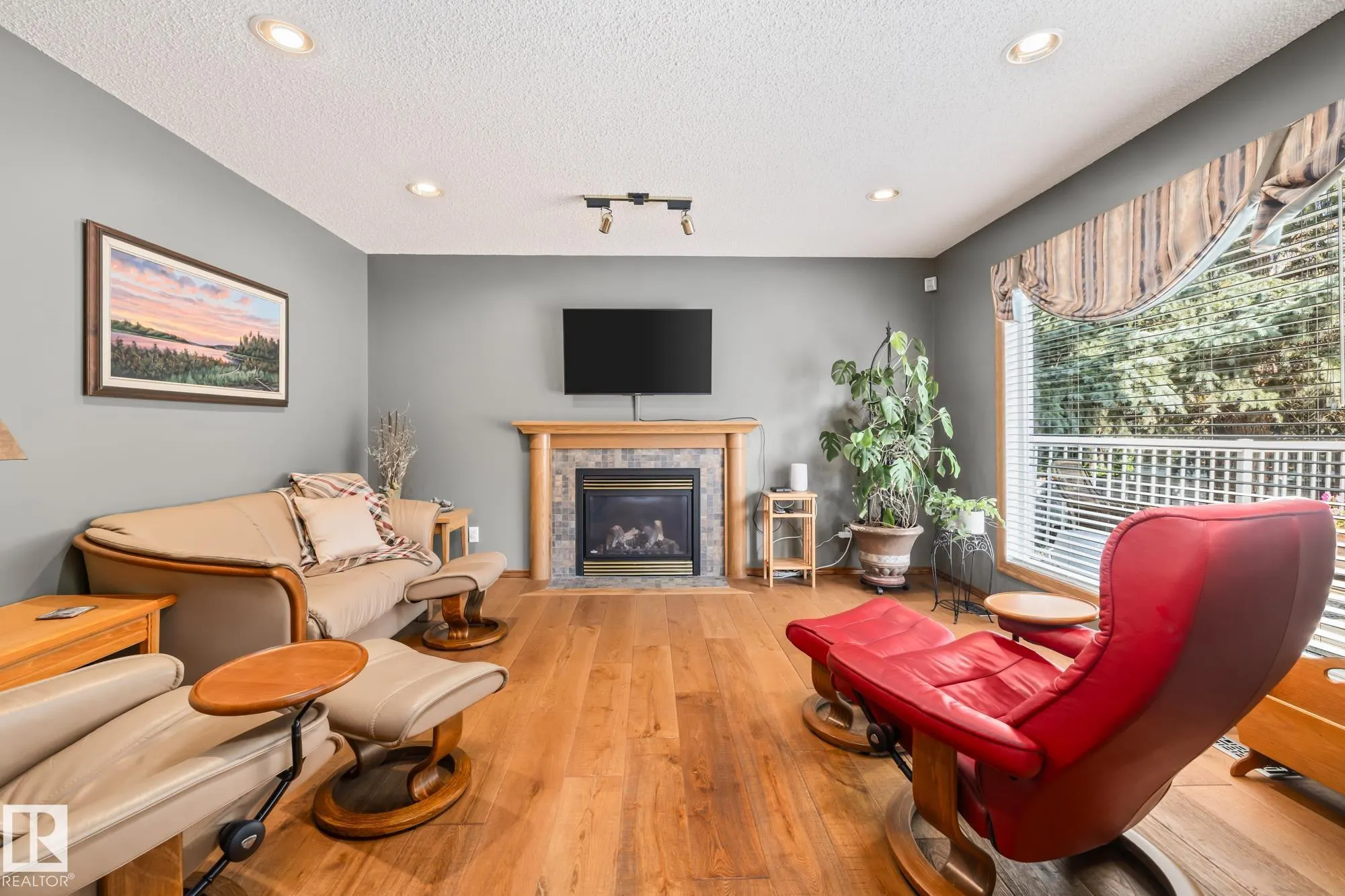 3 HARNOIS Place