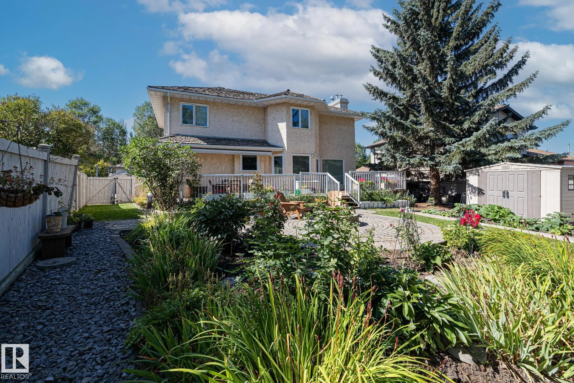 3 HARNOIS Place