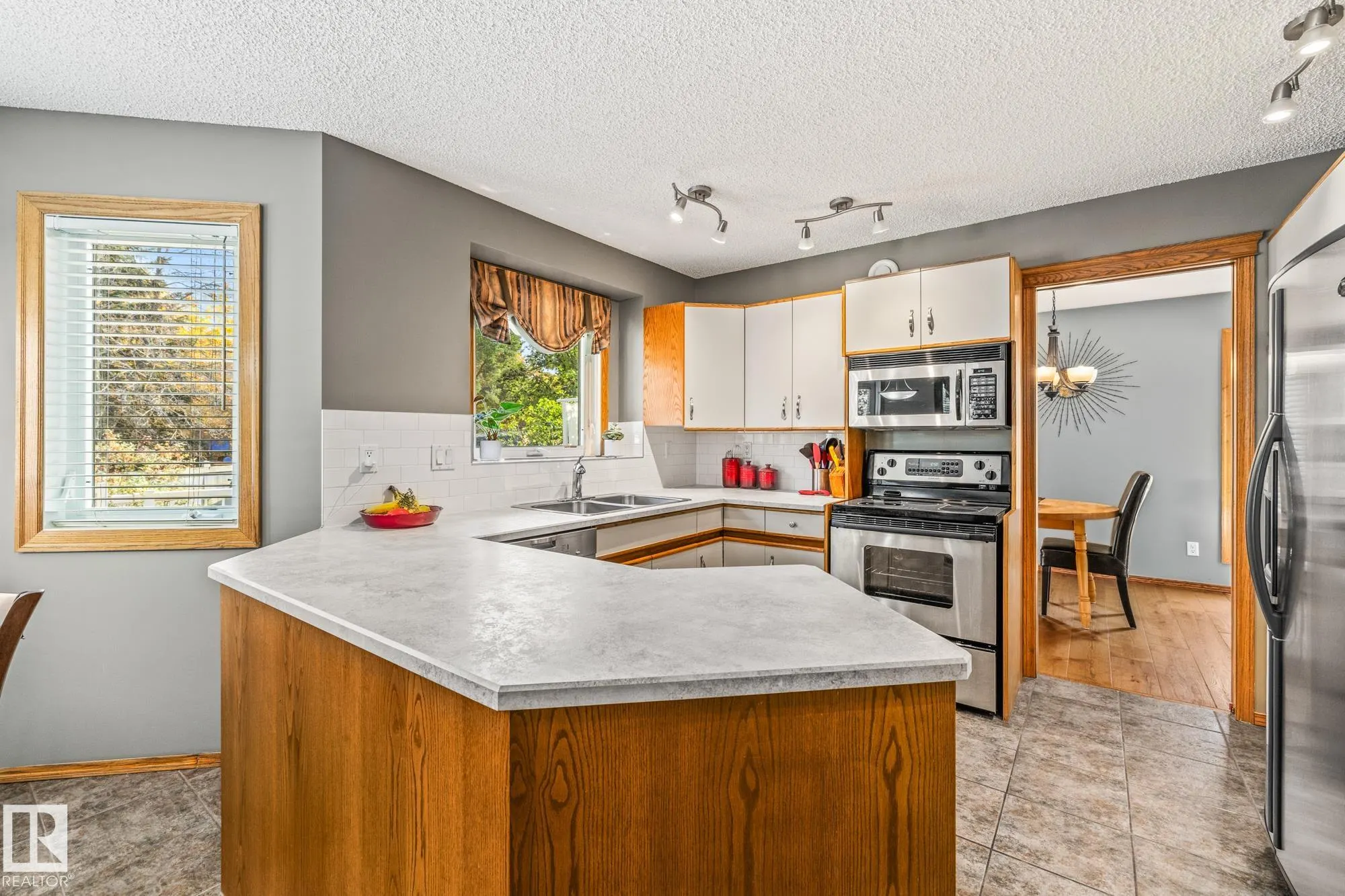 3 HARNOIS Place