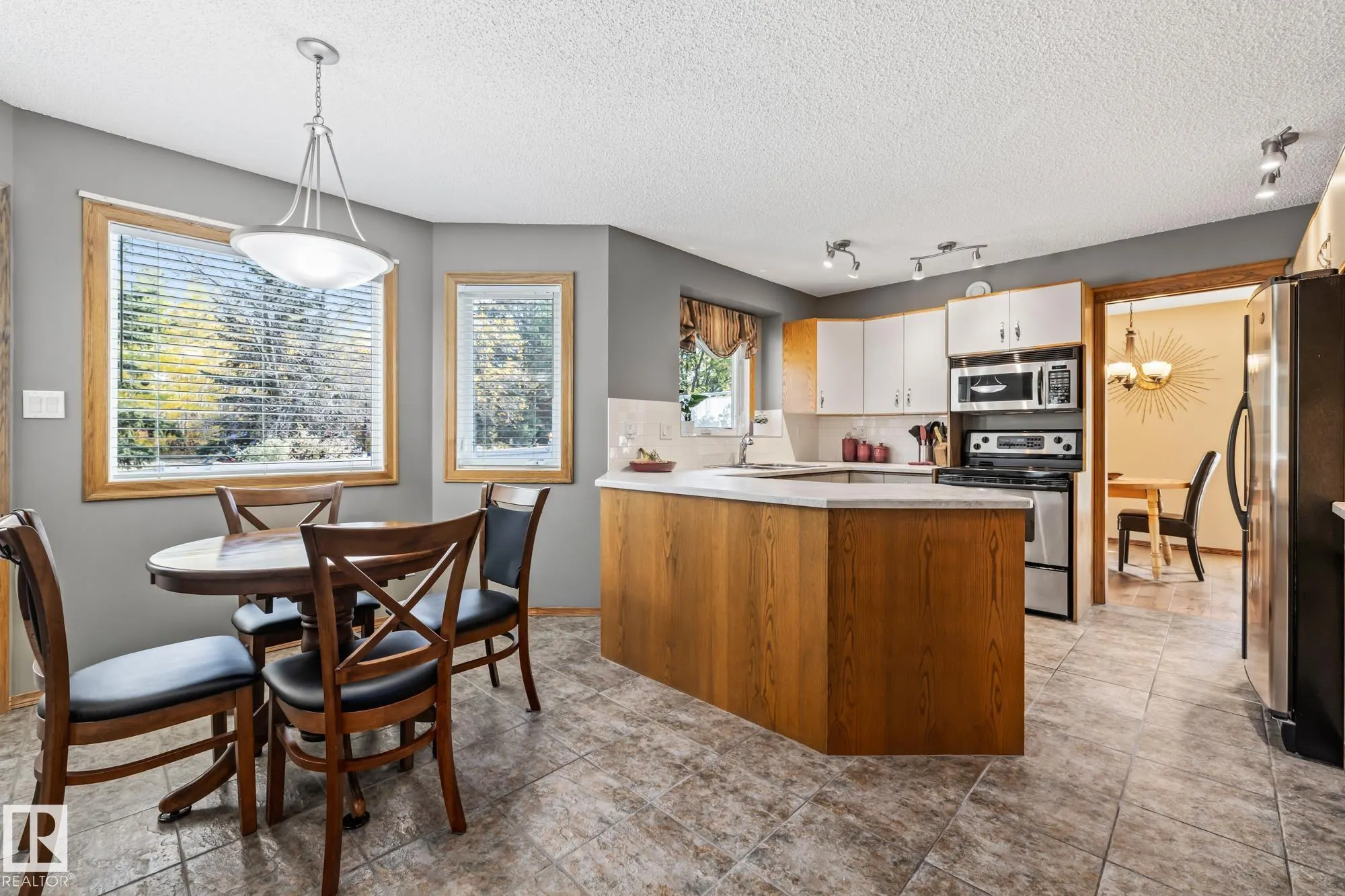 3 HARNOIS Place