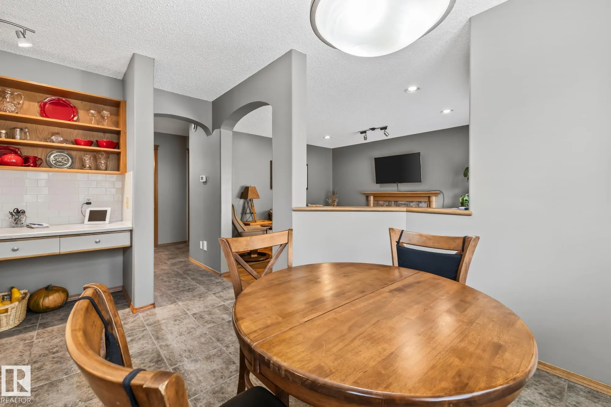 3 HARNOIS Place