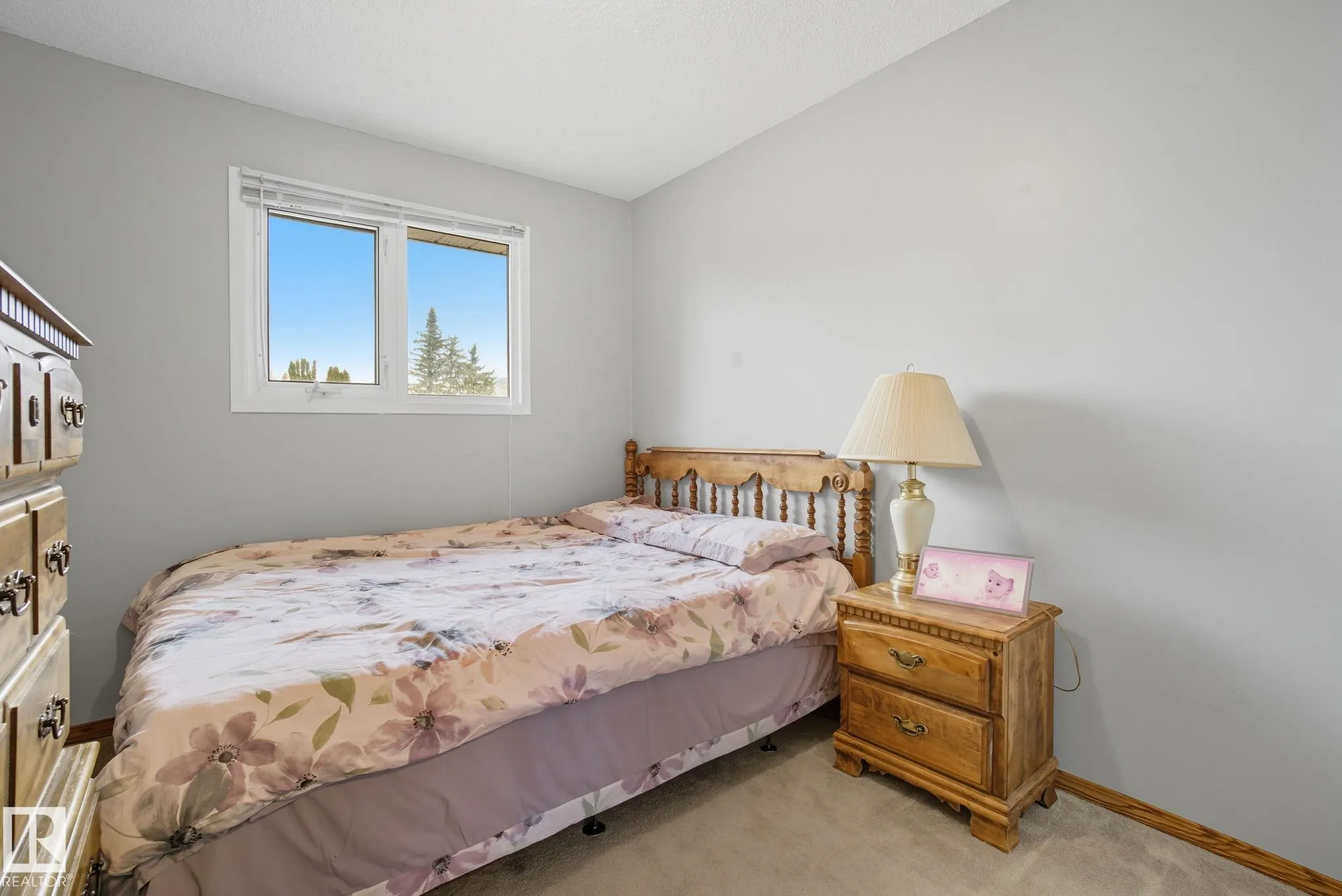 4 MILLER Avenue