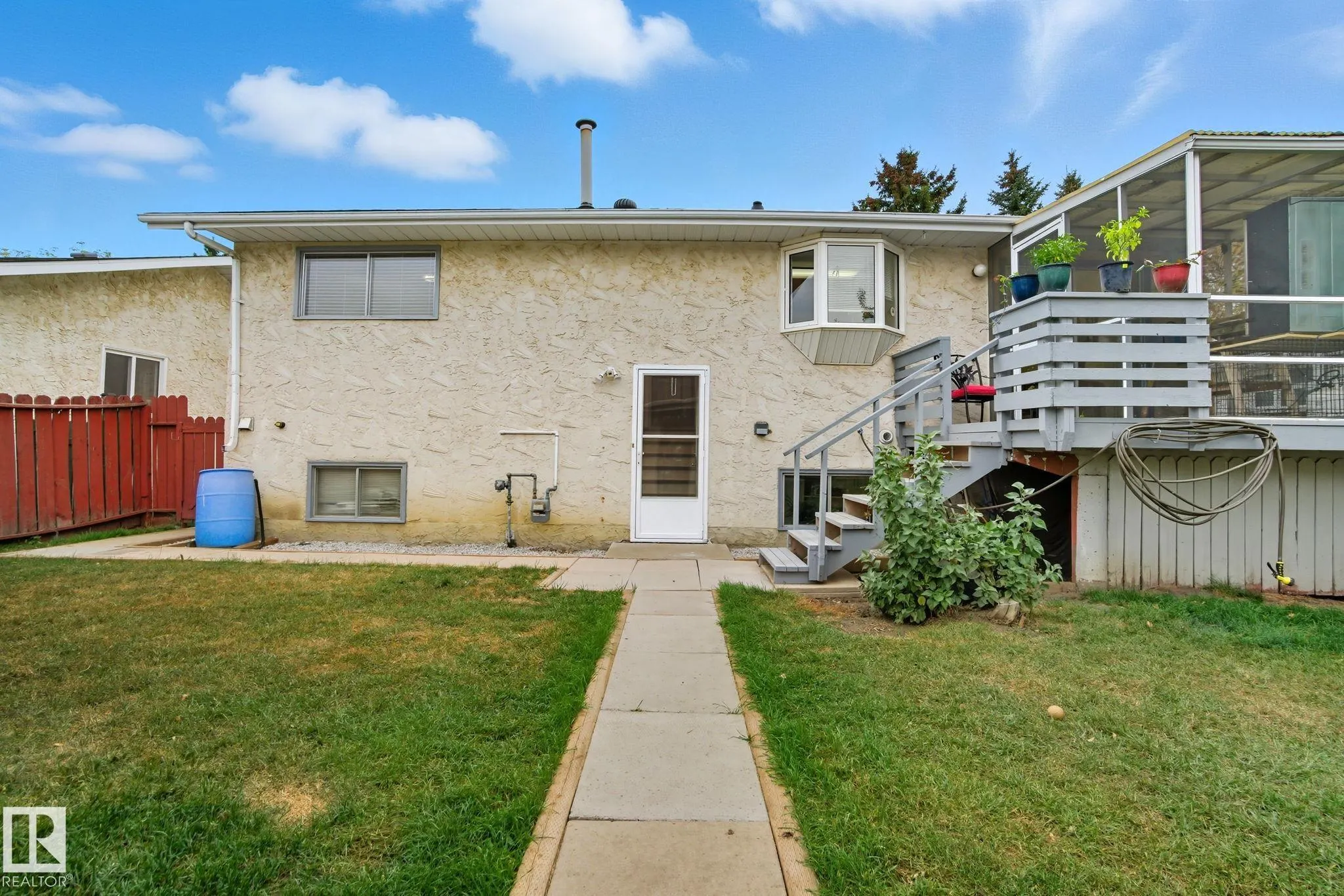 4 MILLER Avenue