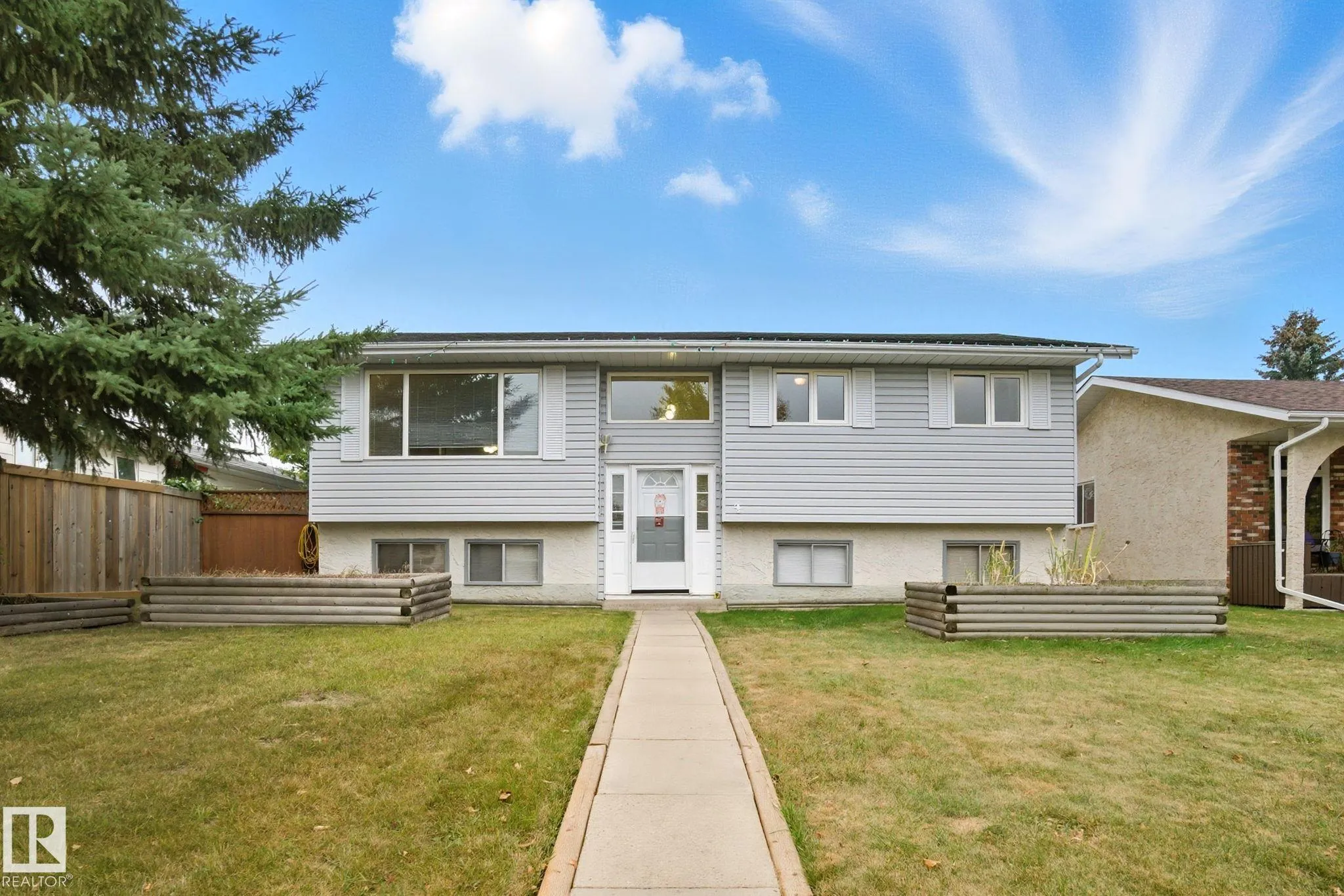 4 MILLER Avenue