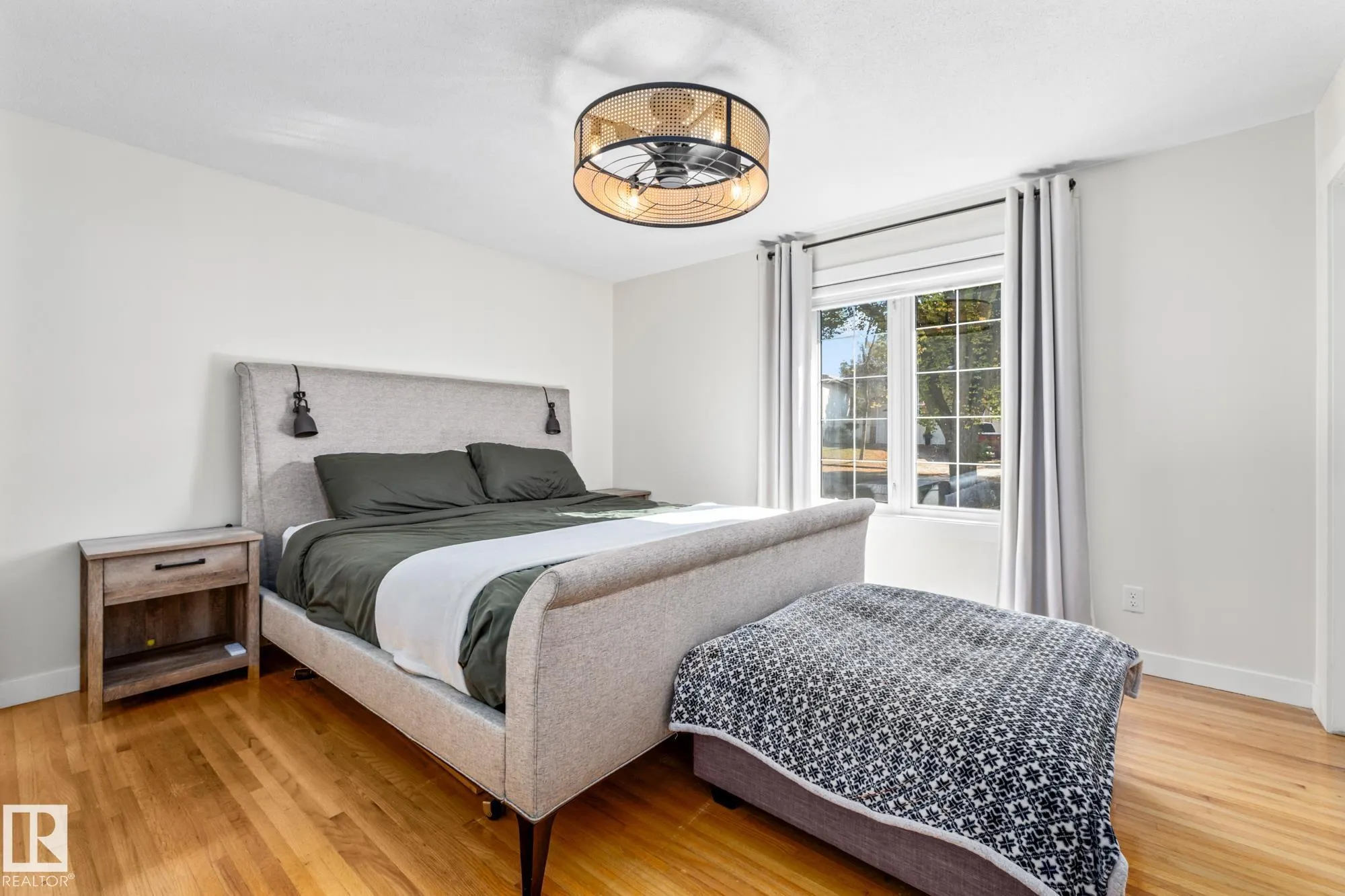 18 BURNHAM Avenue