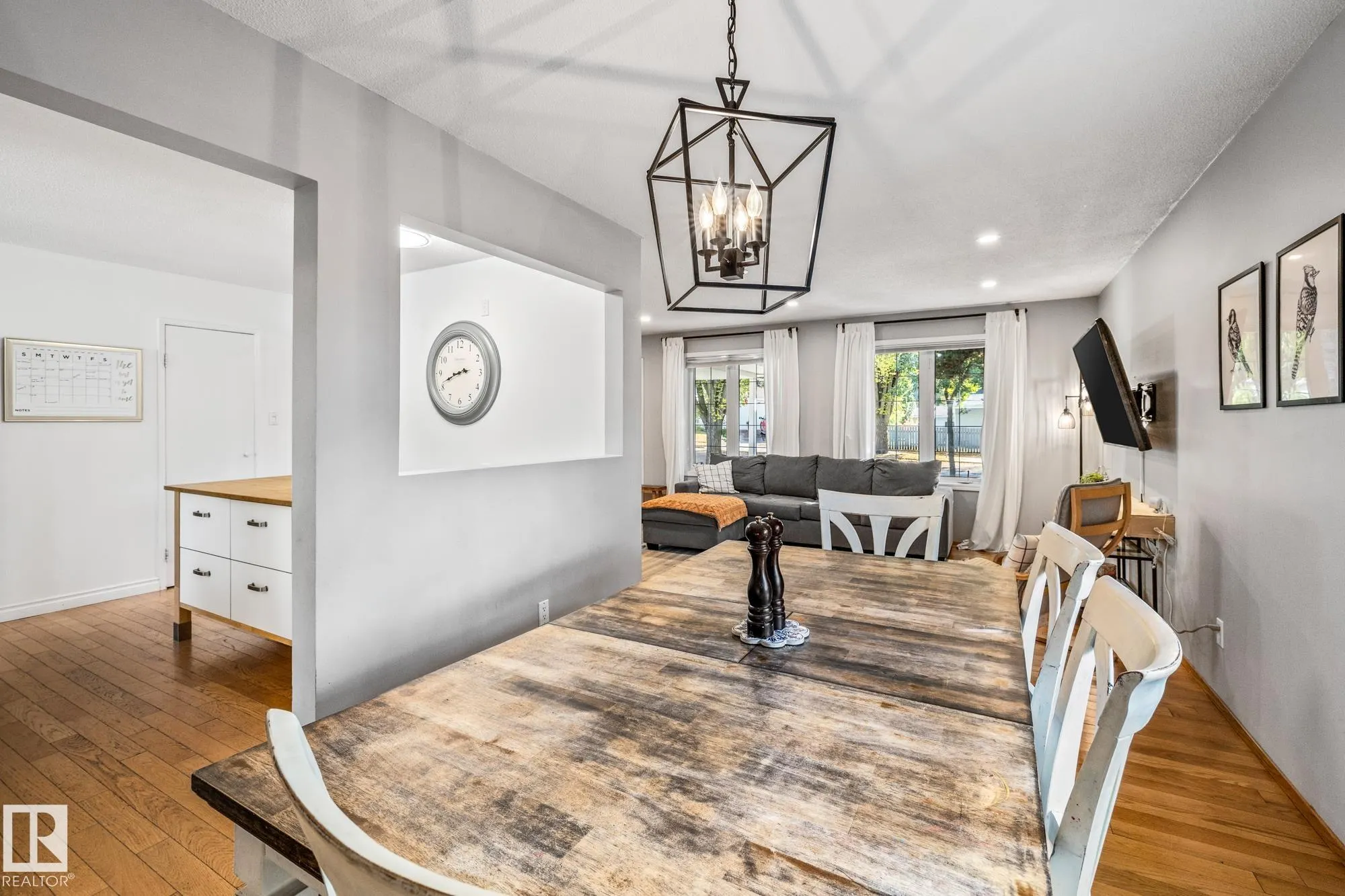 18 BURNHAM Avenue