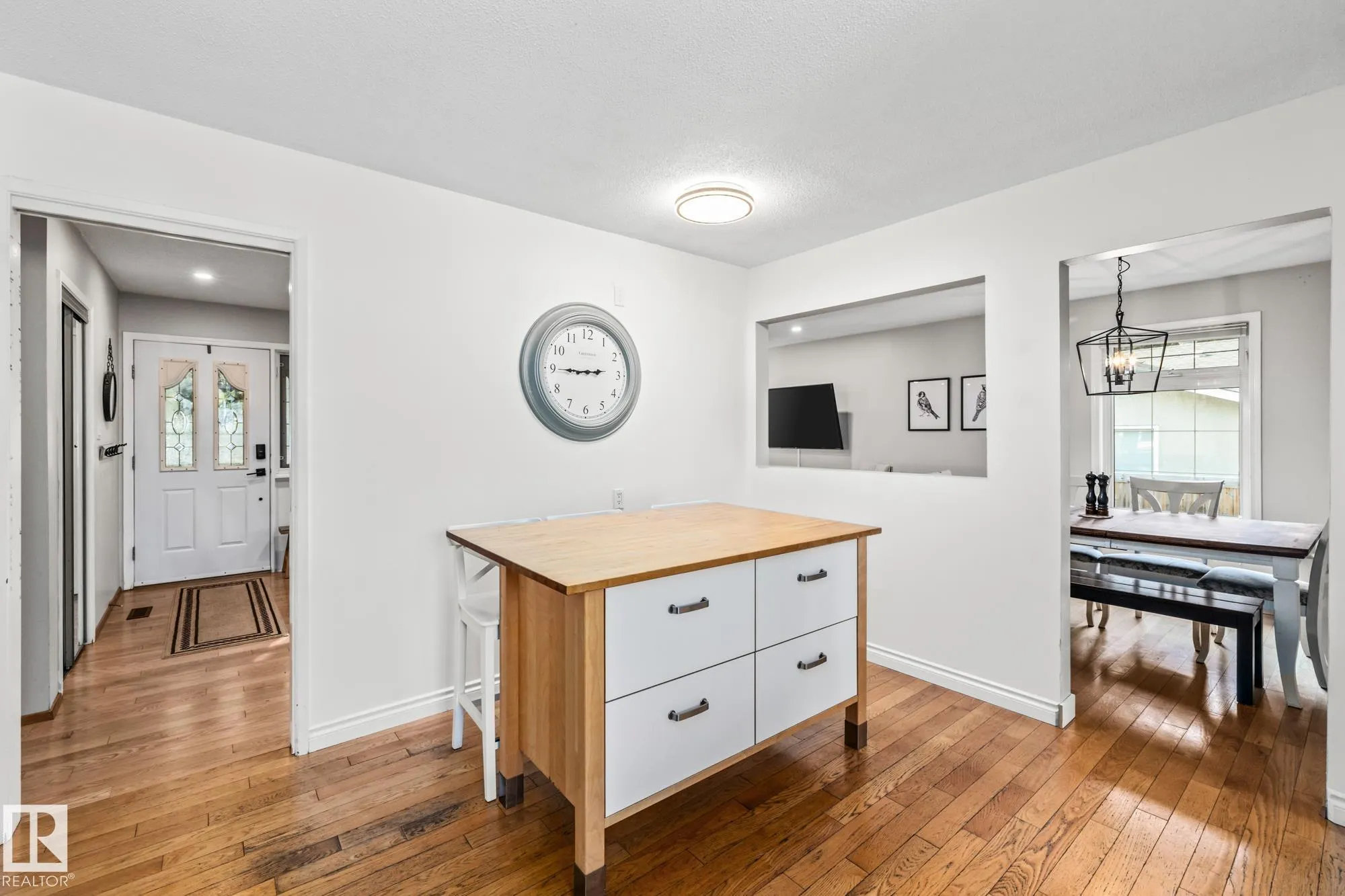 18 BURNHAM Avenue