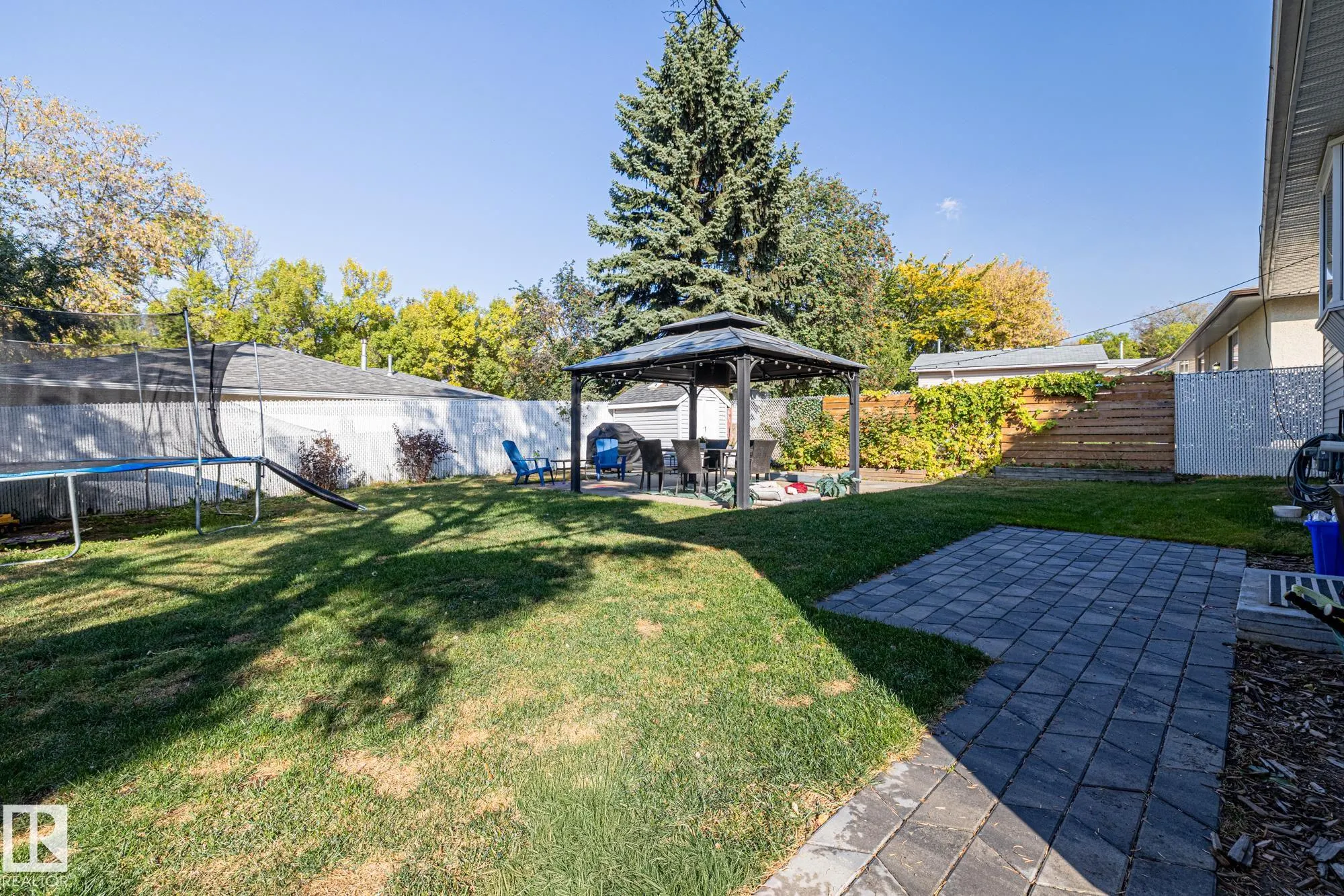 18 BURNHAM Avenue