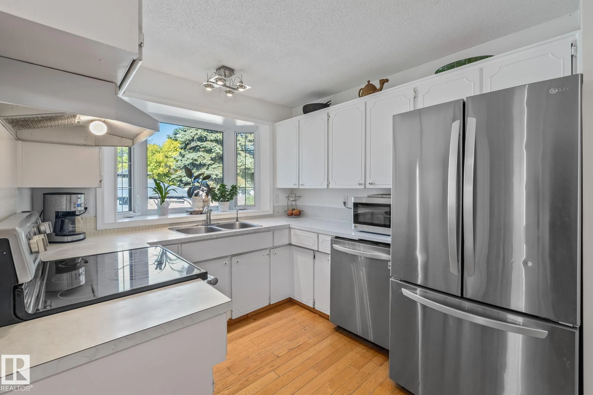 18 BURNHAM Avenue