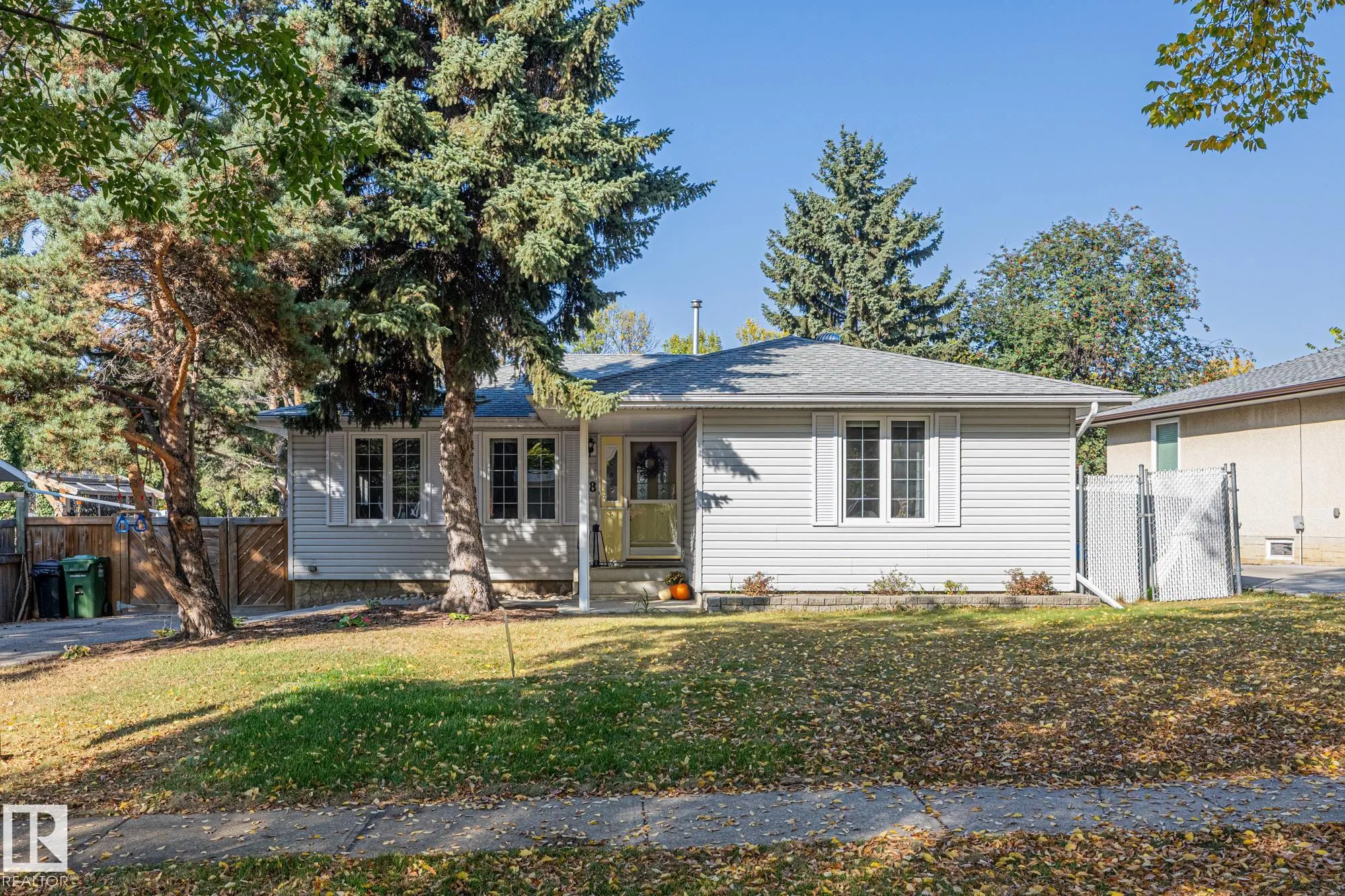 18 BURNHAM Avenue
