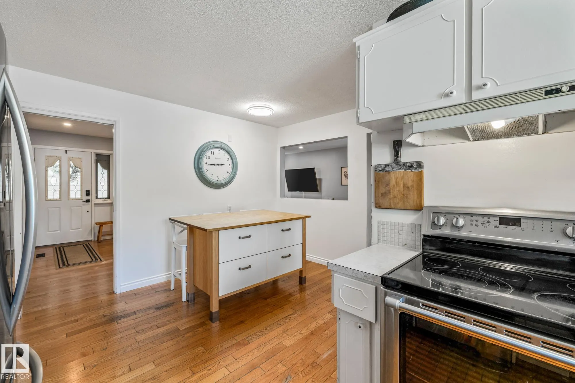 18 BURNHAM Avenue