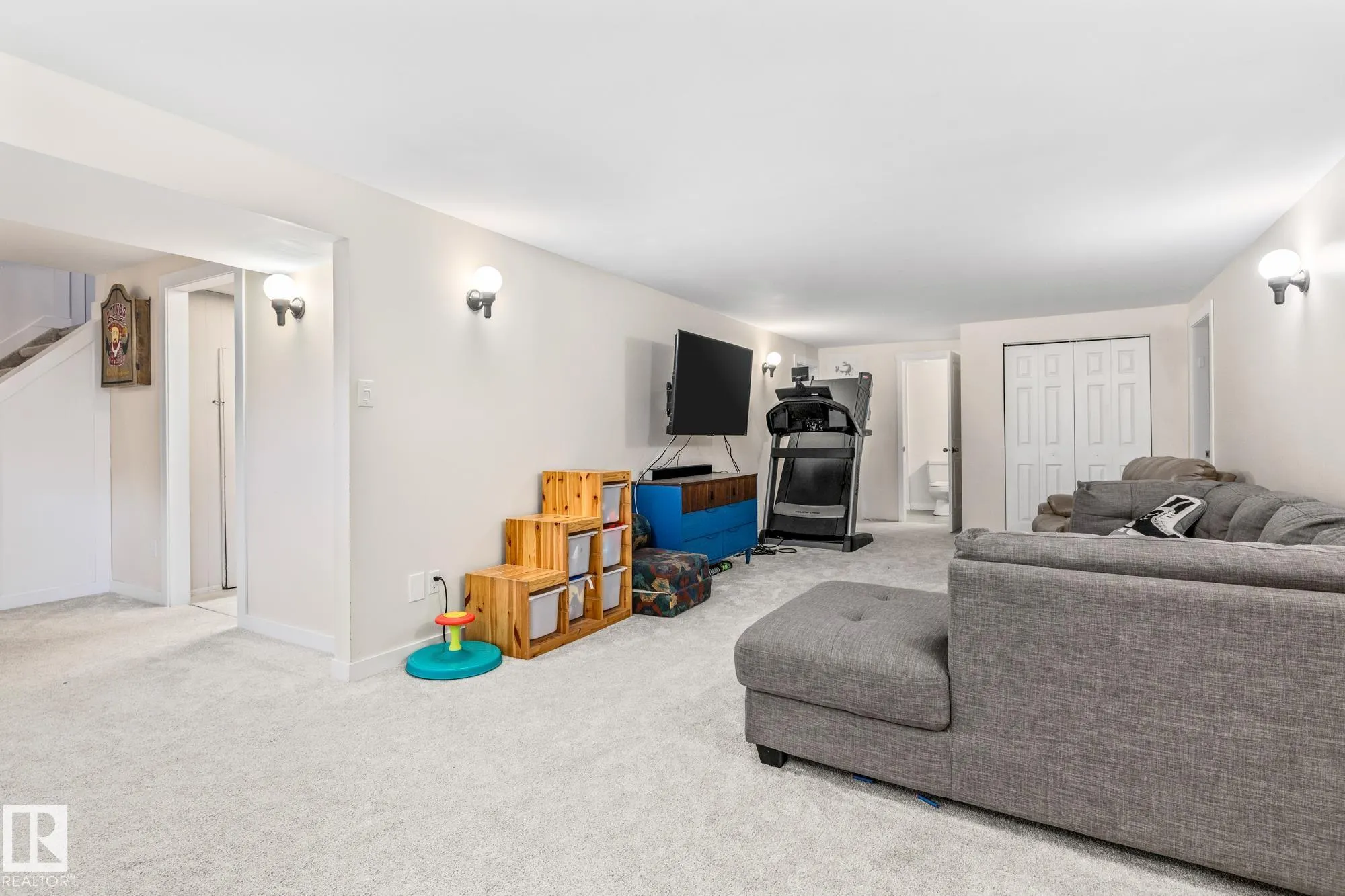 18 BURNHAM Avenue
