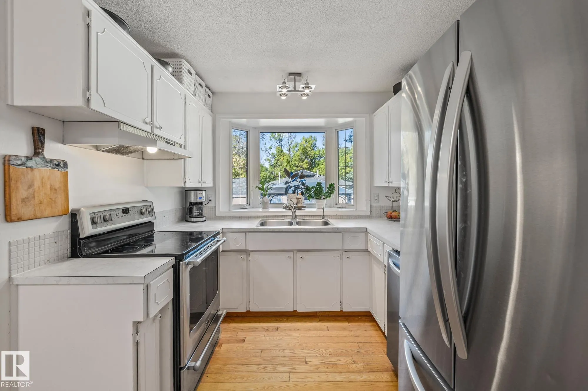 18 BURNHAM Avenue