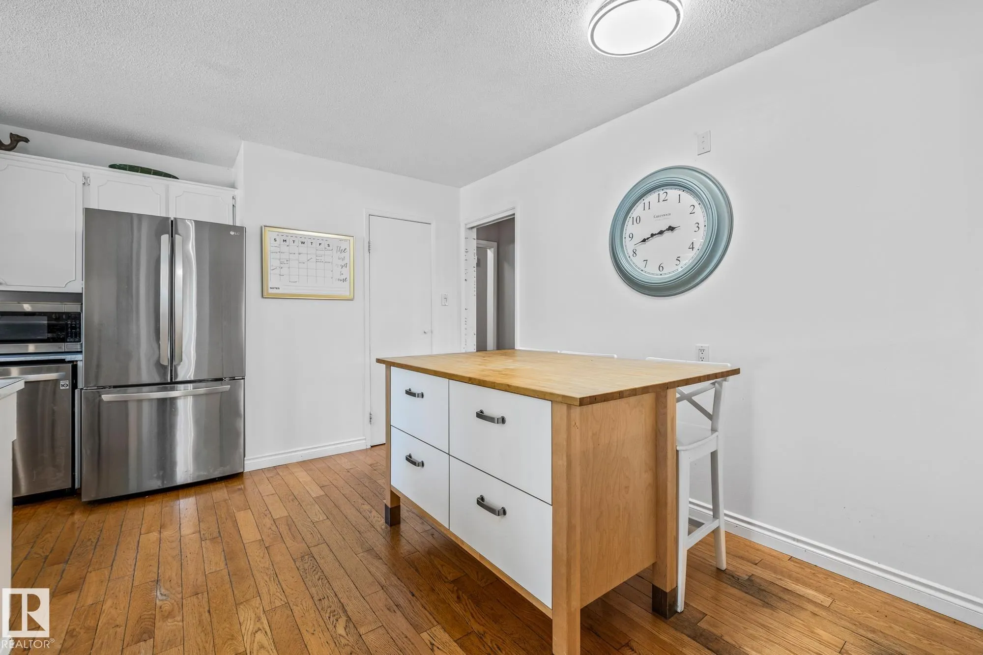 18 BURNHAM Avenue