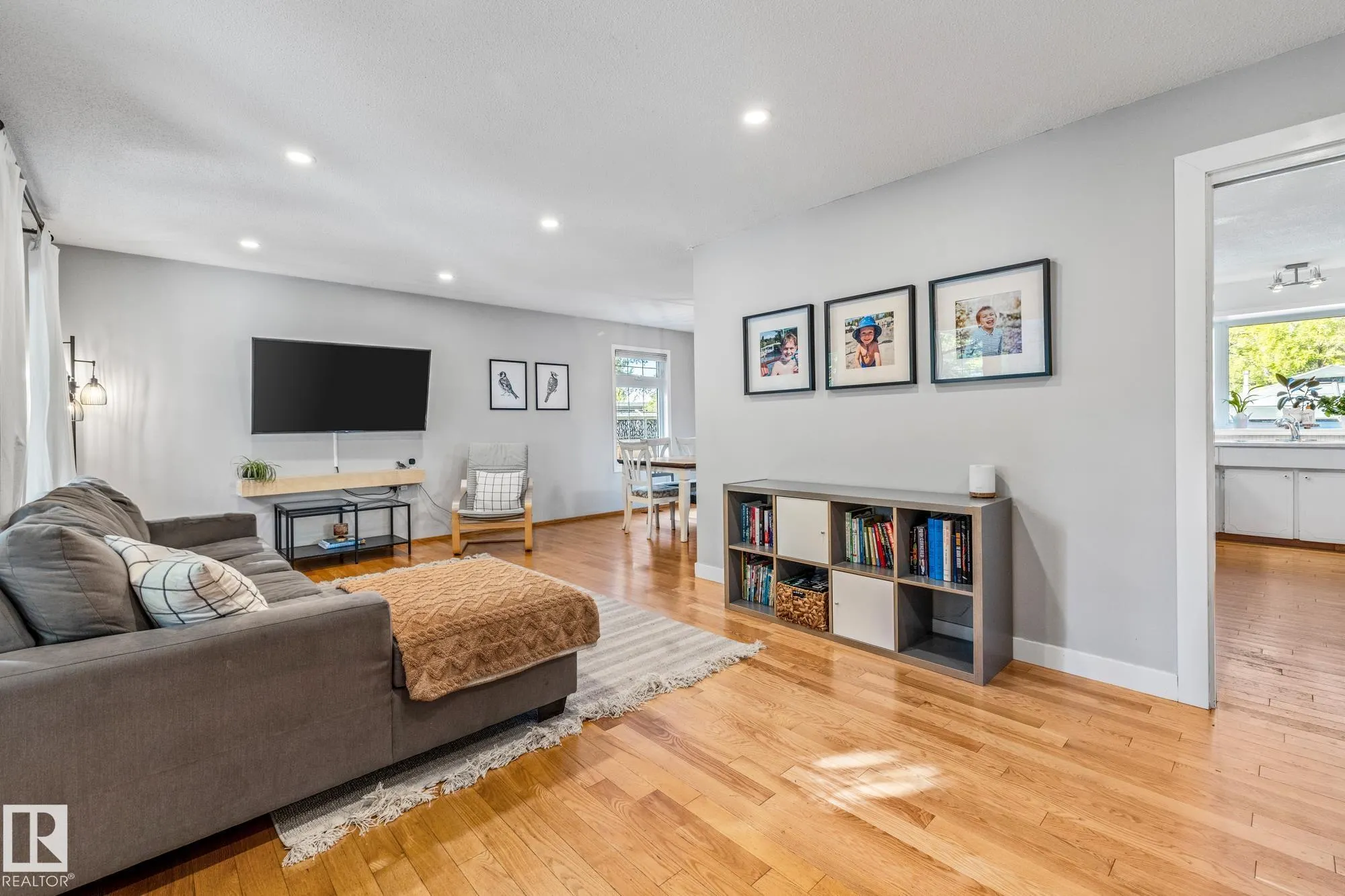 18 BURNHAM Avenue