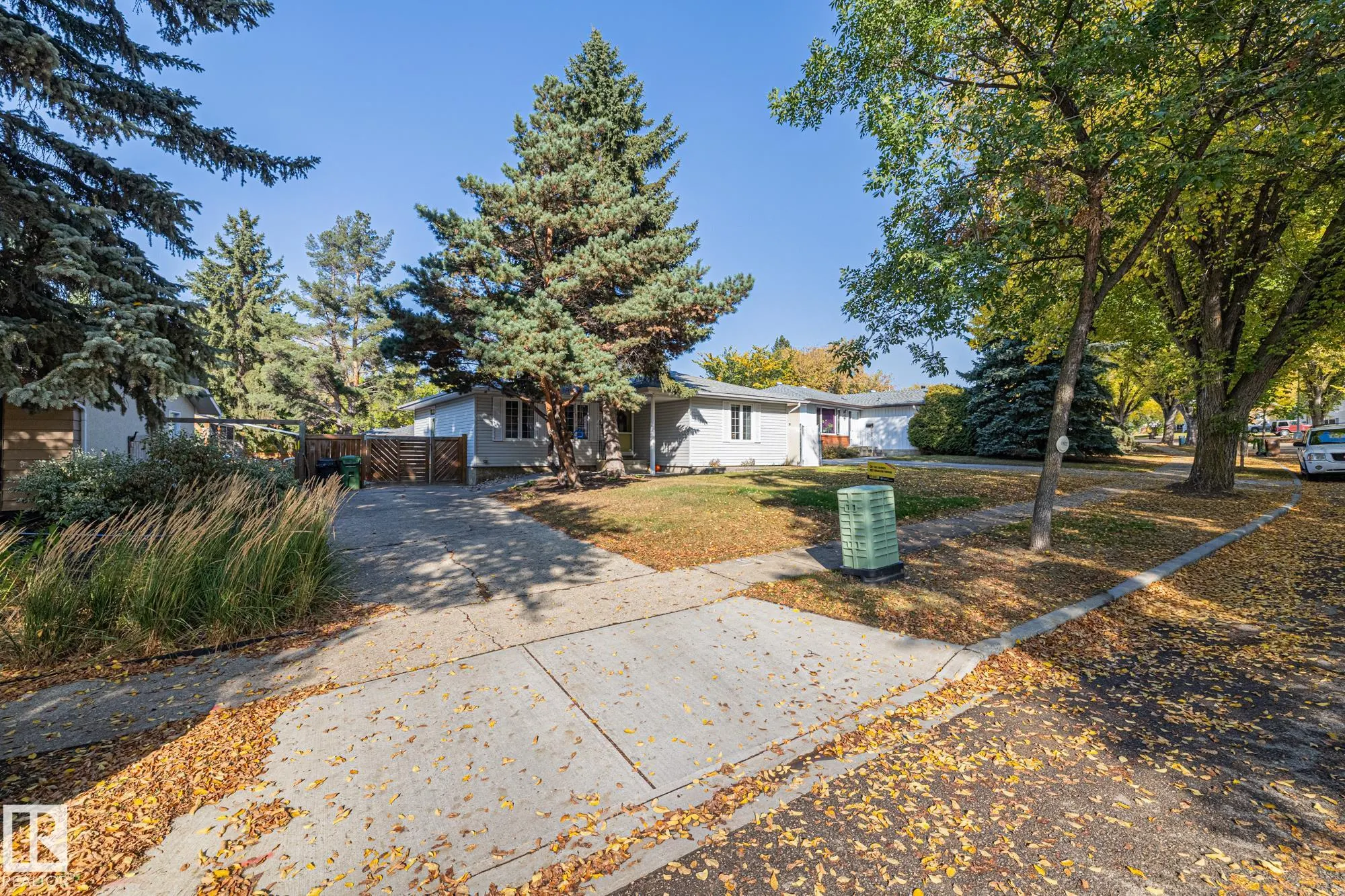 18 BURNHAM Avenue