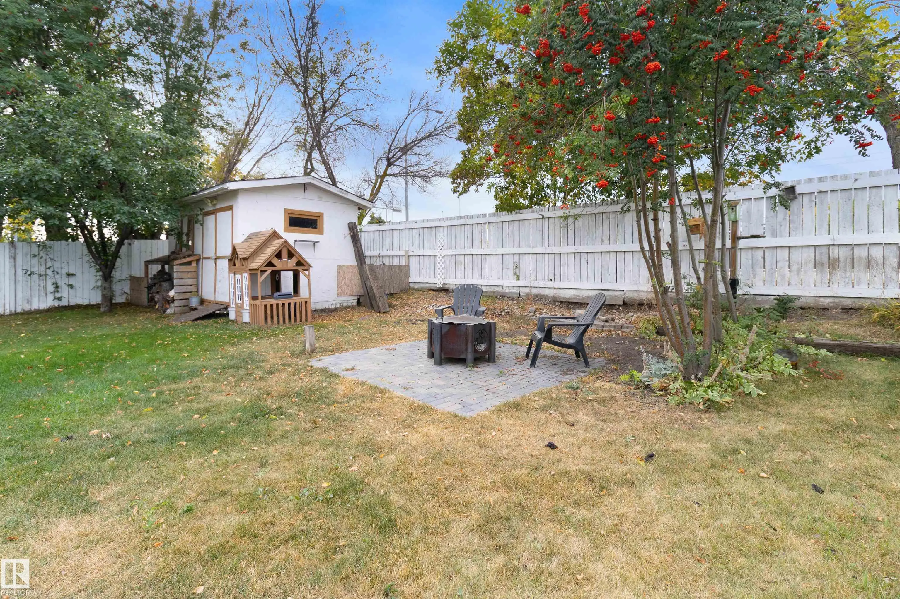 64 GREENWOOD Way