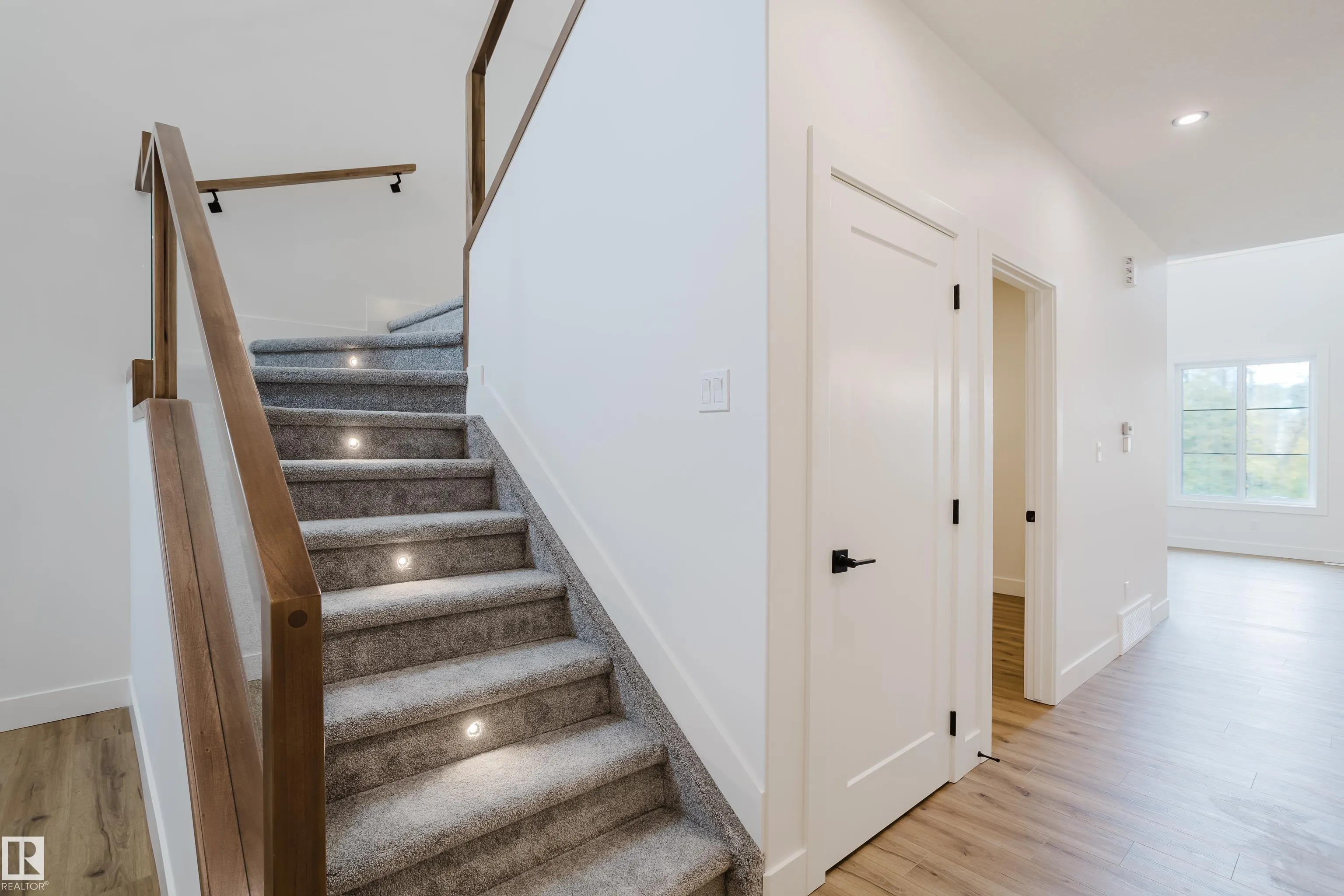 21112 26 Avenue