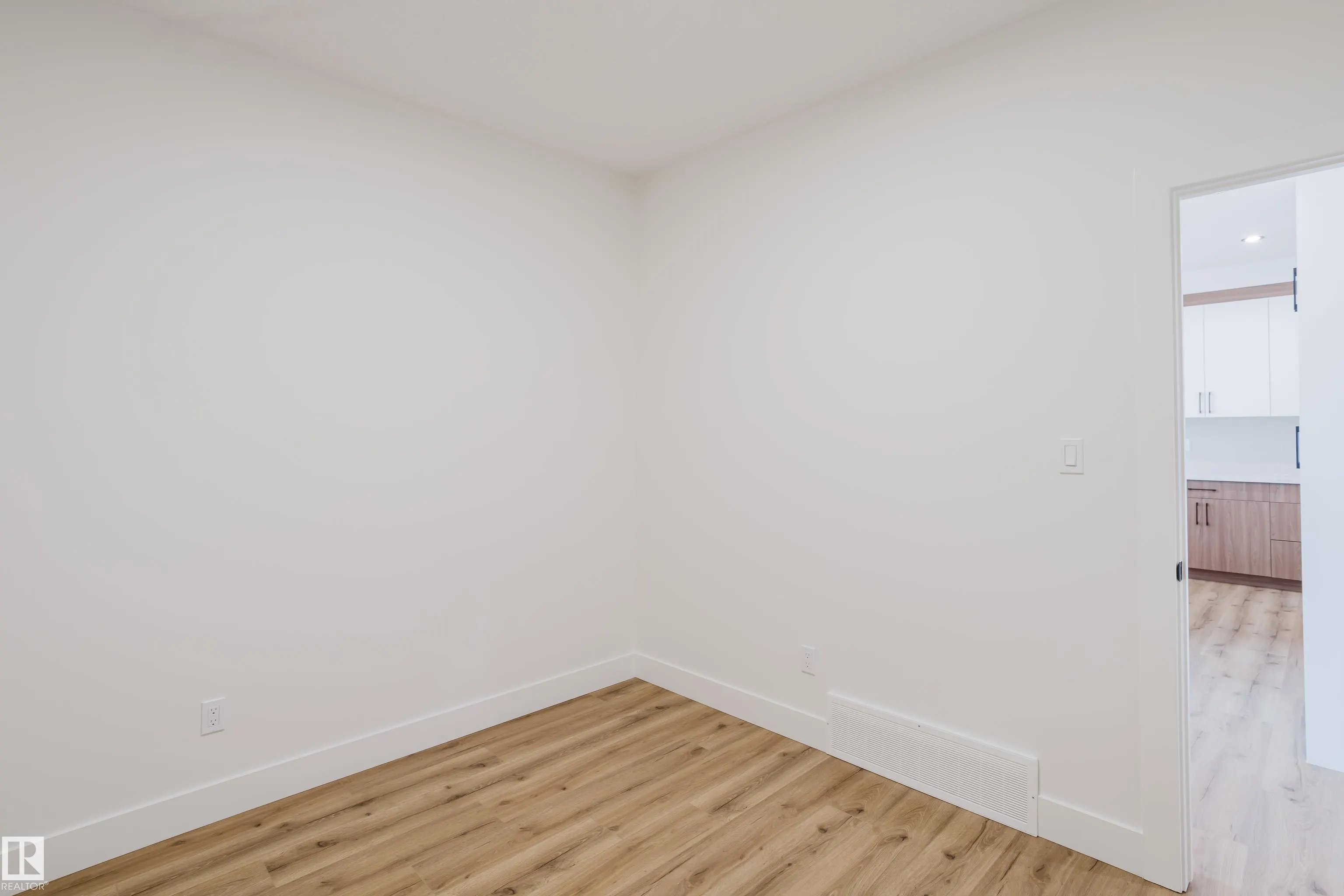 21112 26 Avenue