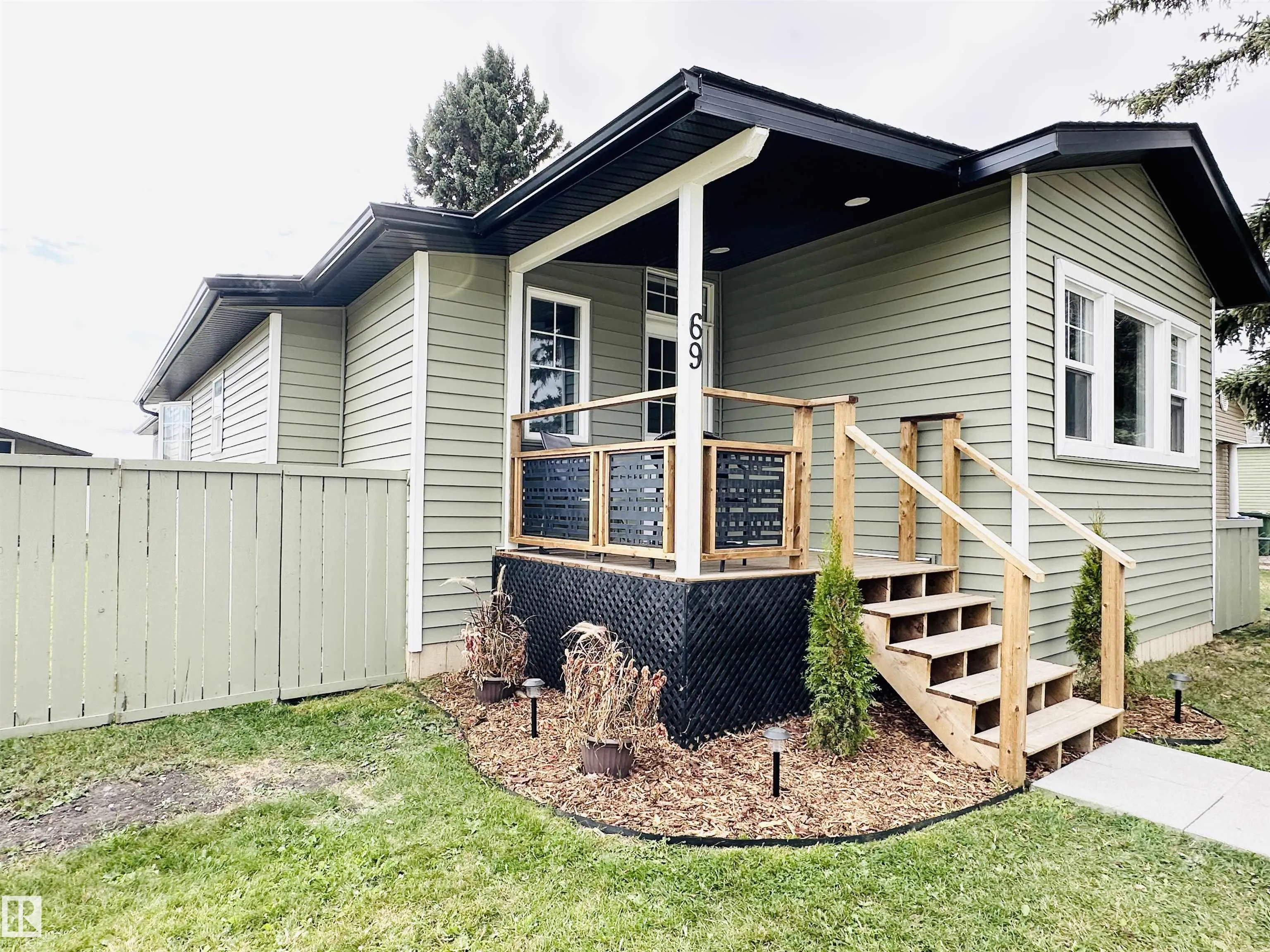 4204 47 St