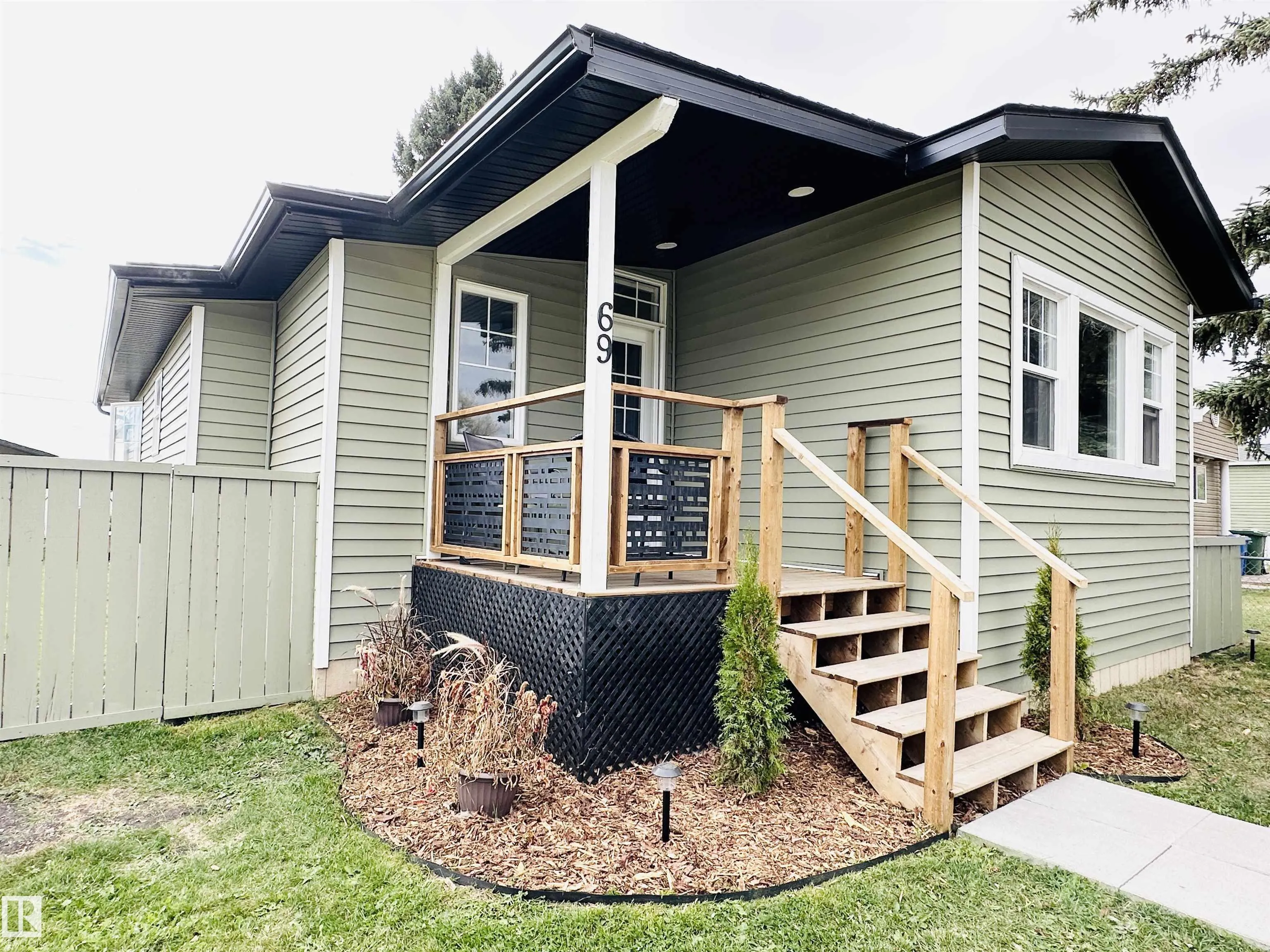 4204 47 St