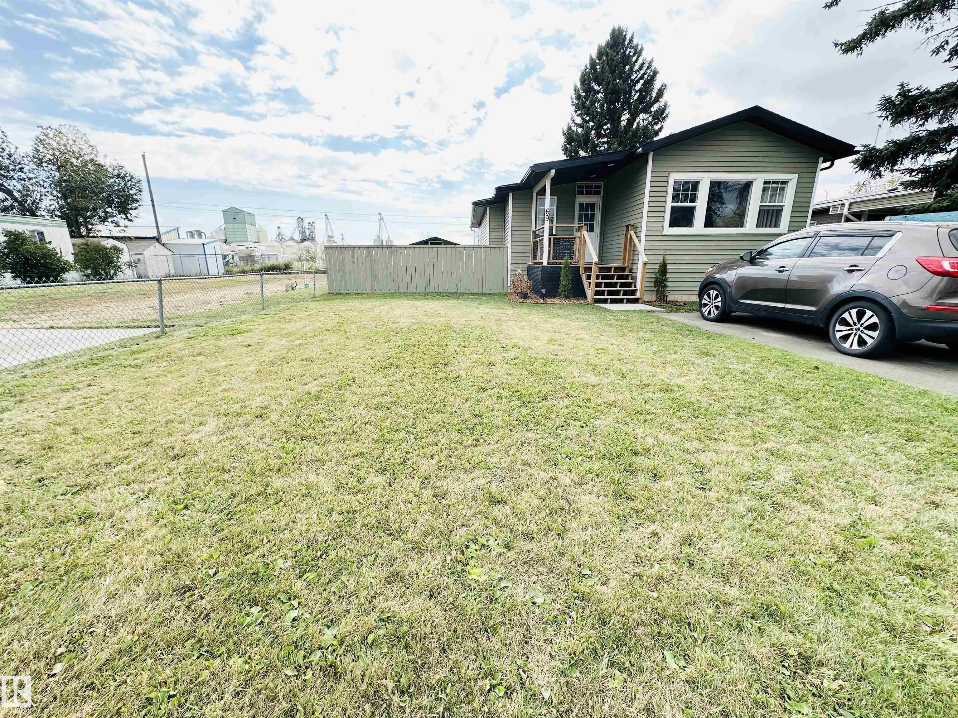 4204 47 St