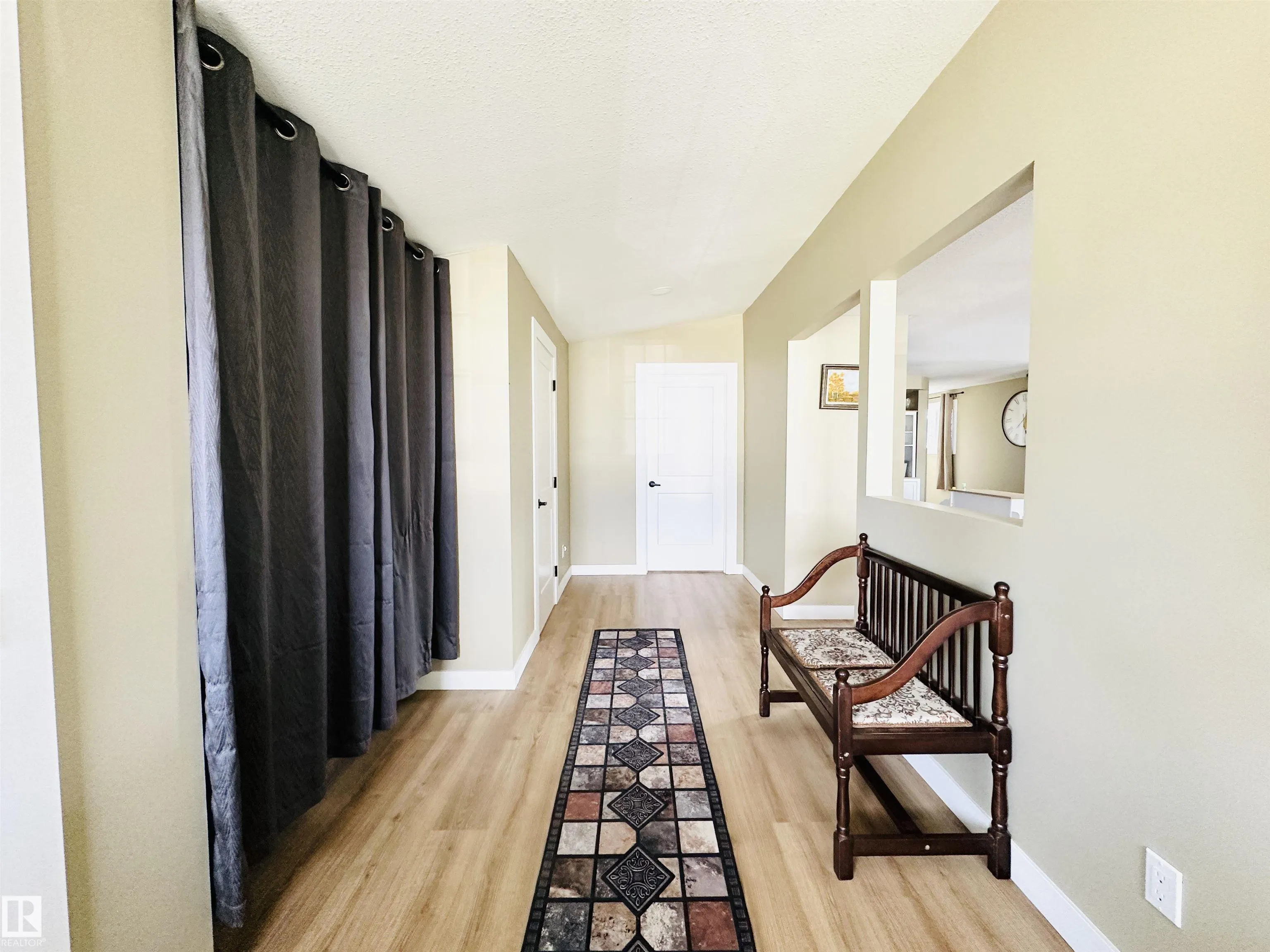 4204 47 St