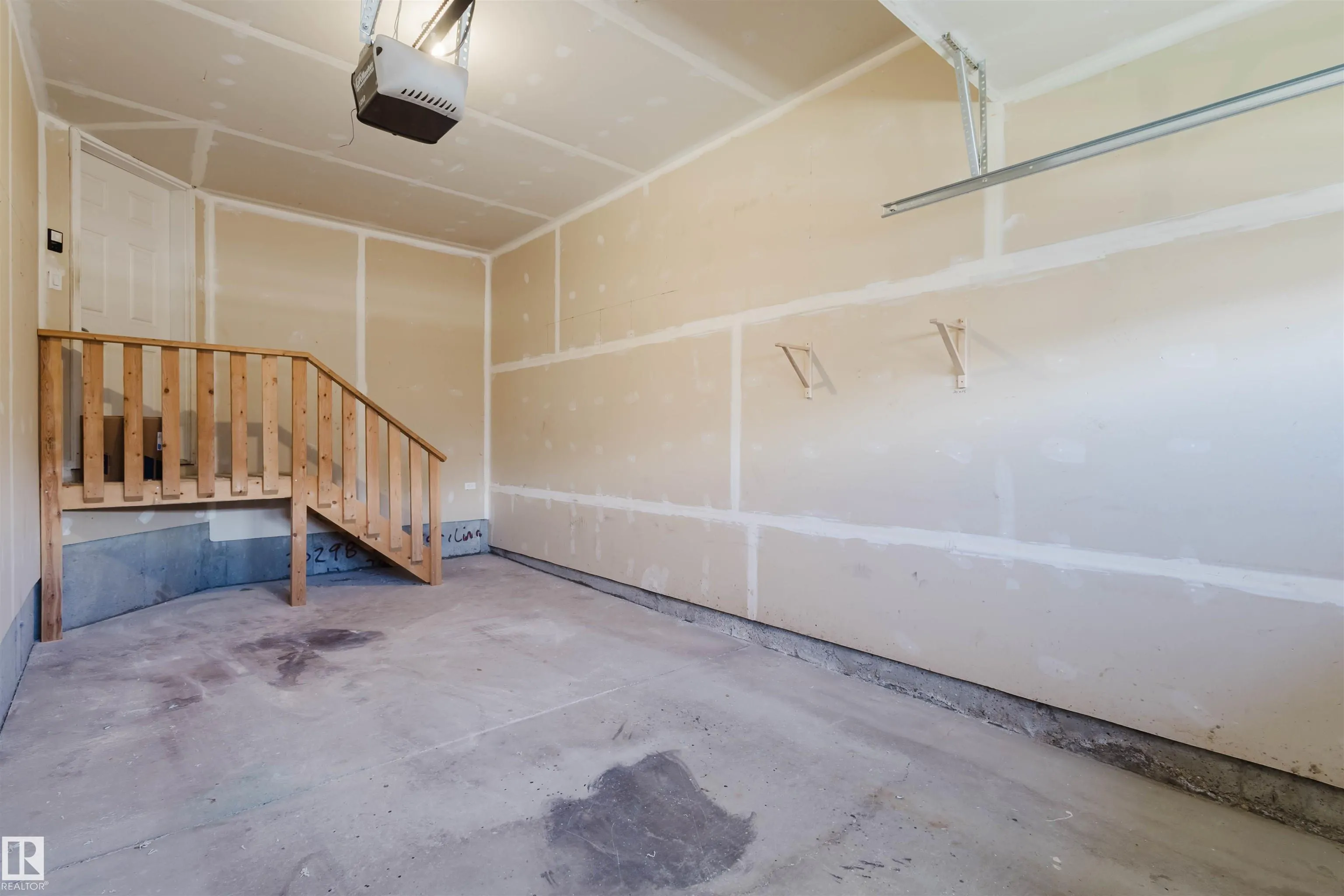 33 CATALINA CT