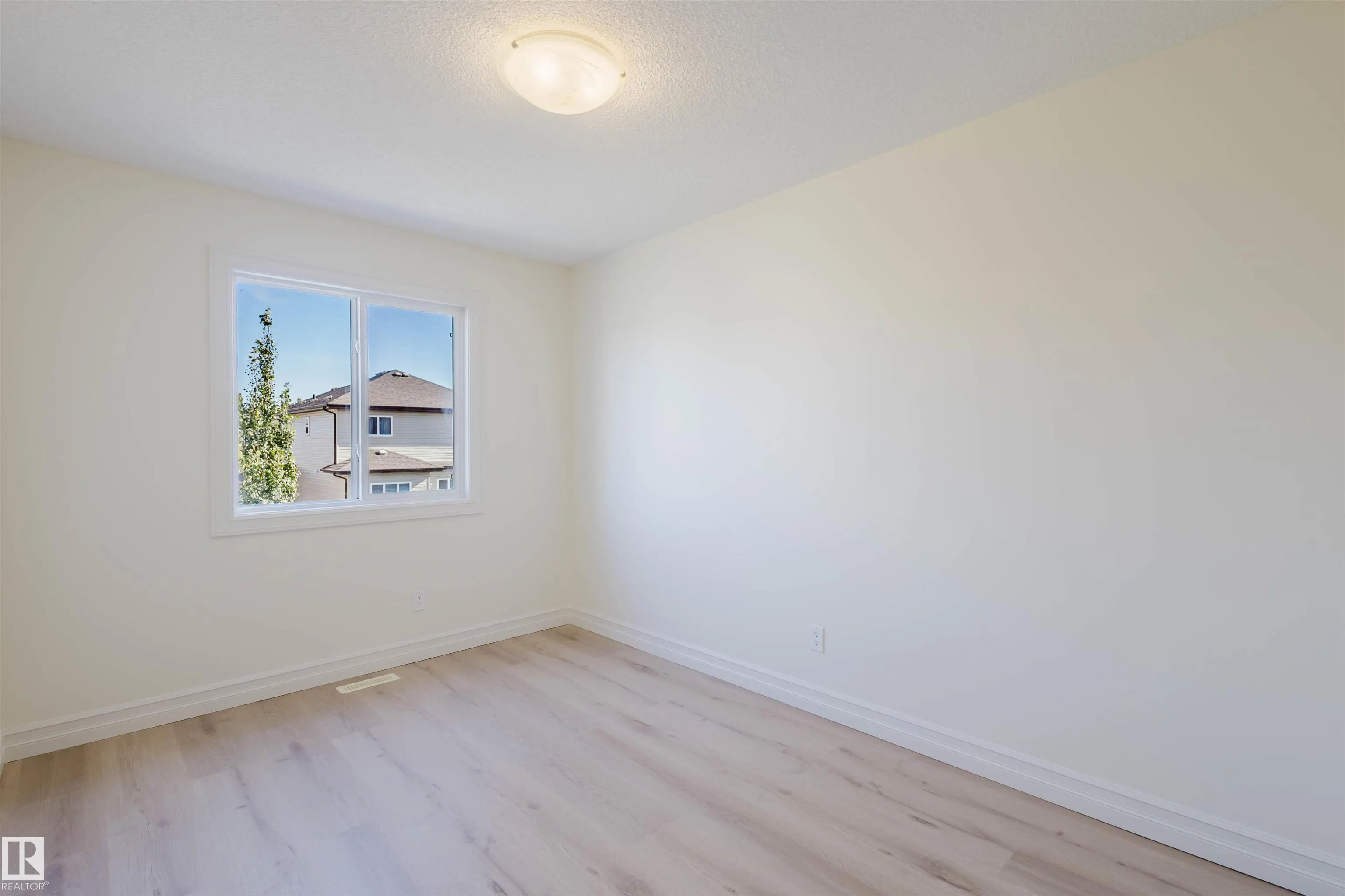 33 CATALINA CT