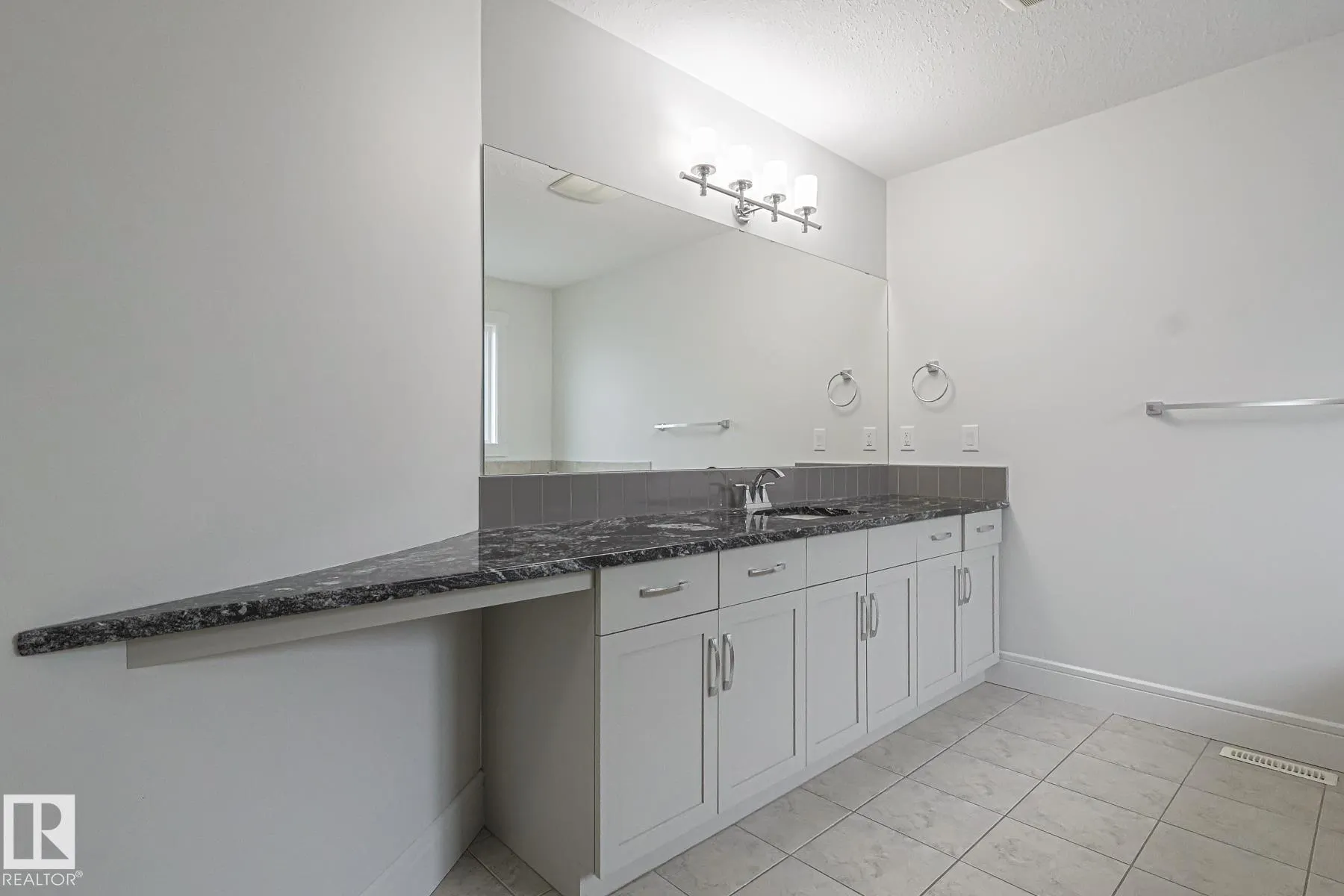 3167 WINSPEAR Crescent