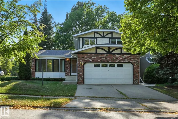 4 GLEN MEADOW Crescent
