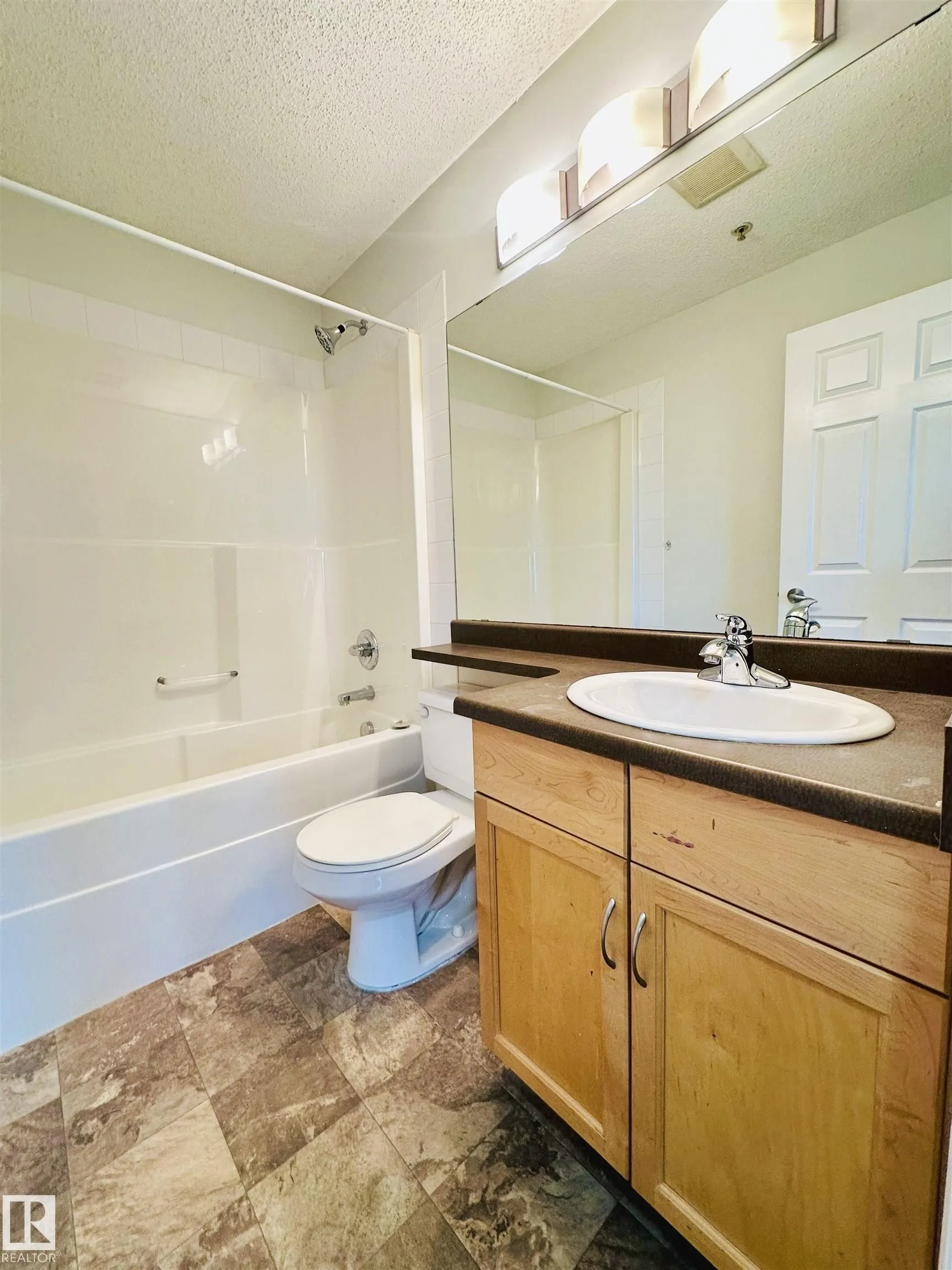 646 MCALLISTER Loop