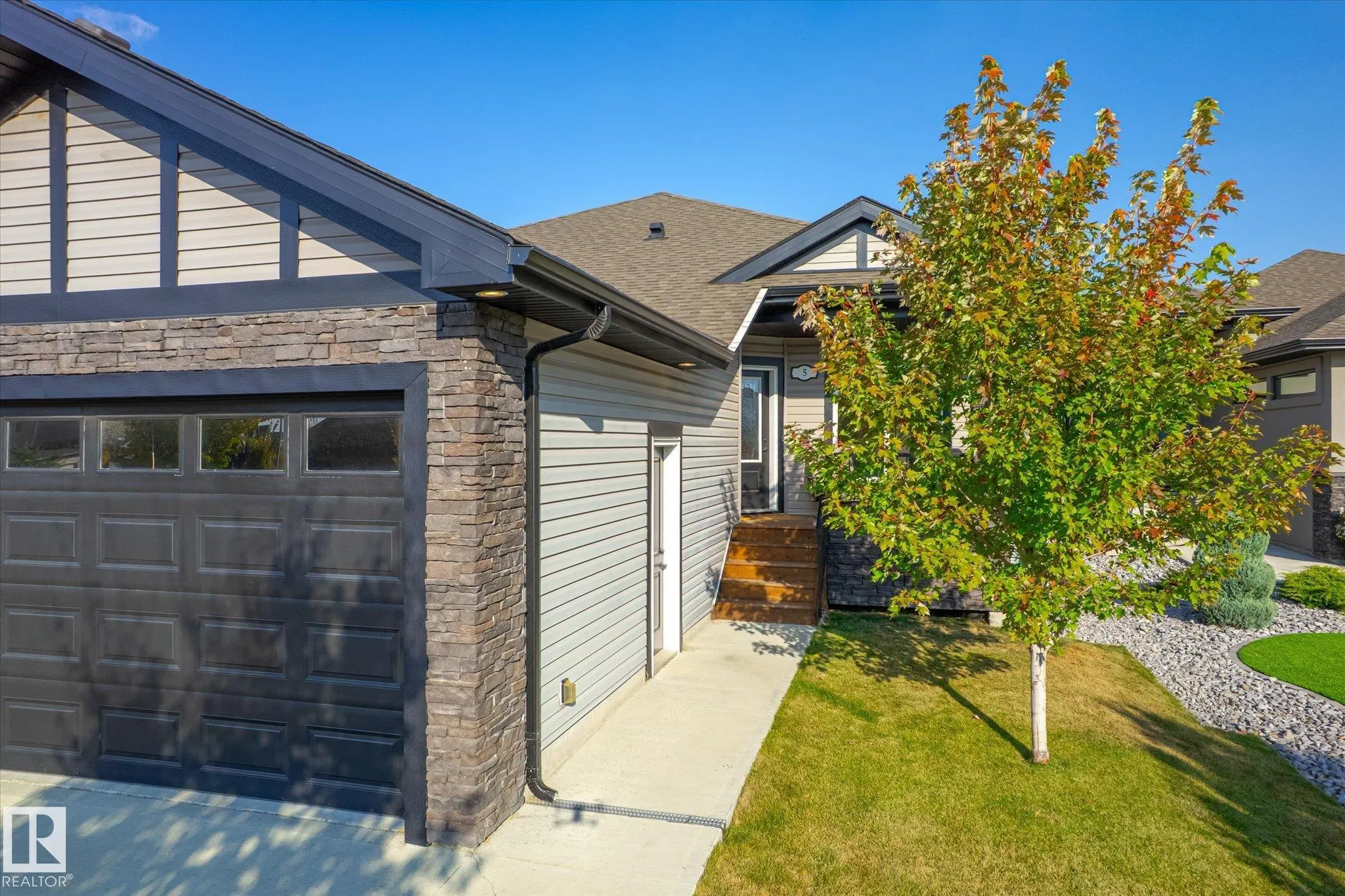 5 SPARROW Close