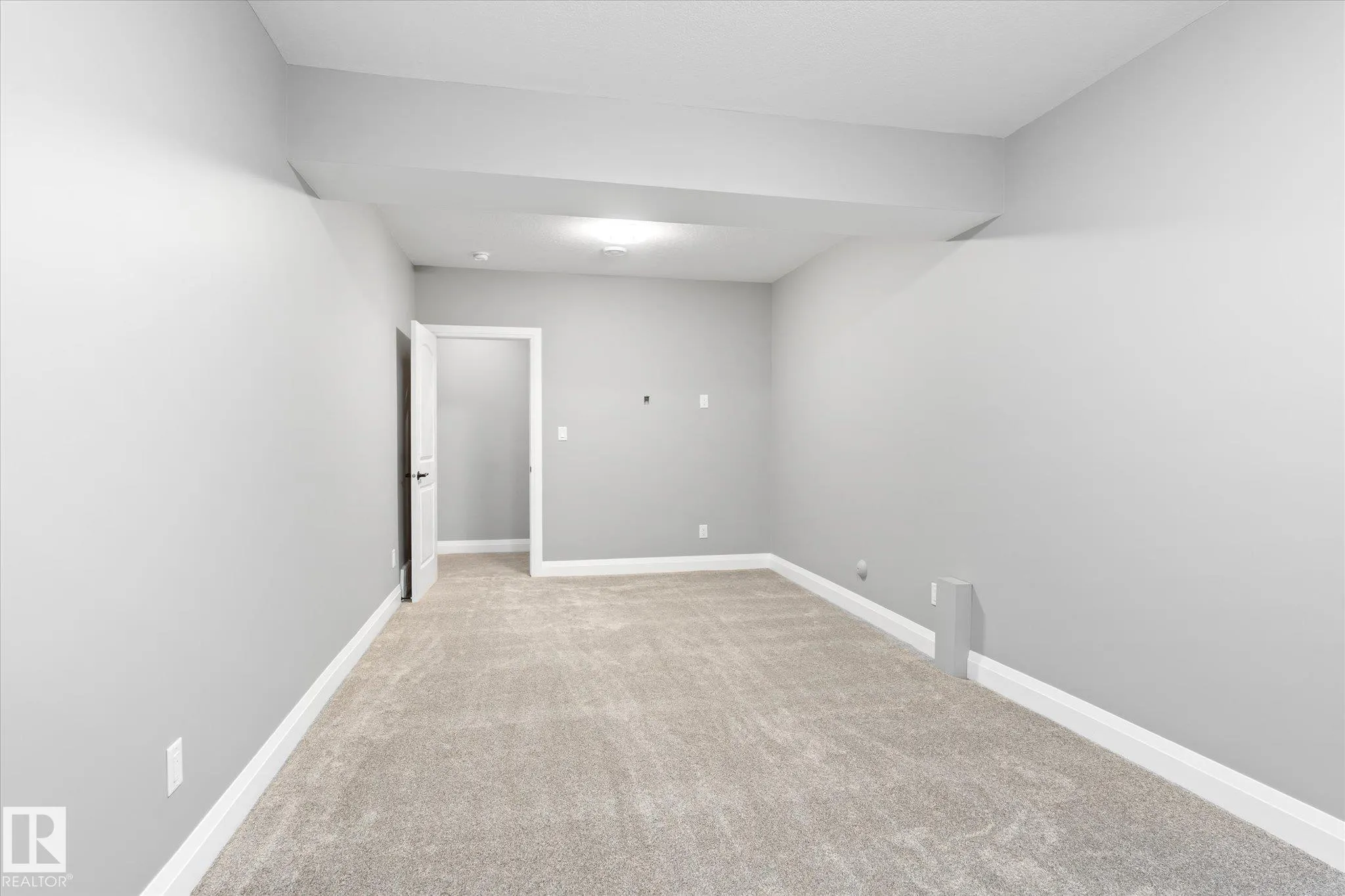 5 SPARROW Close