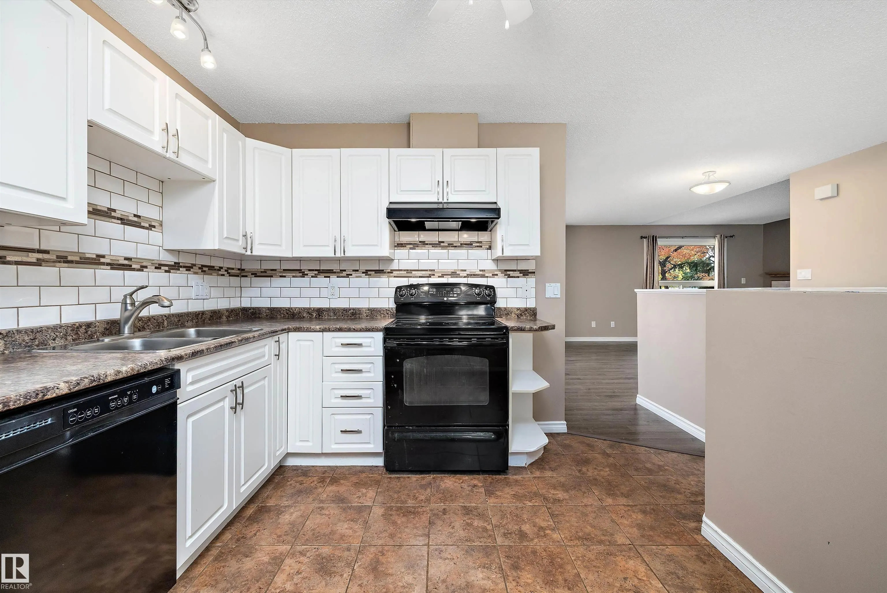 1821 MILL WOODS Road