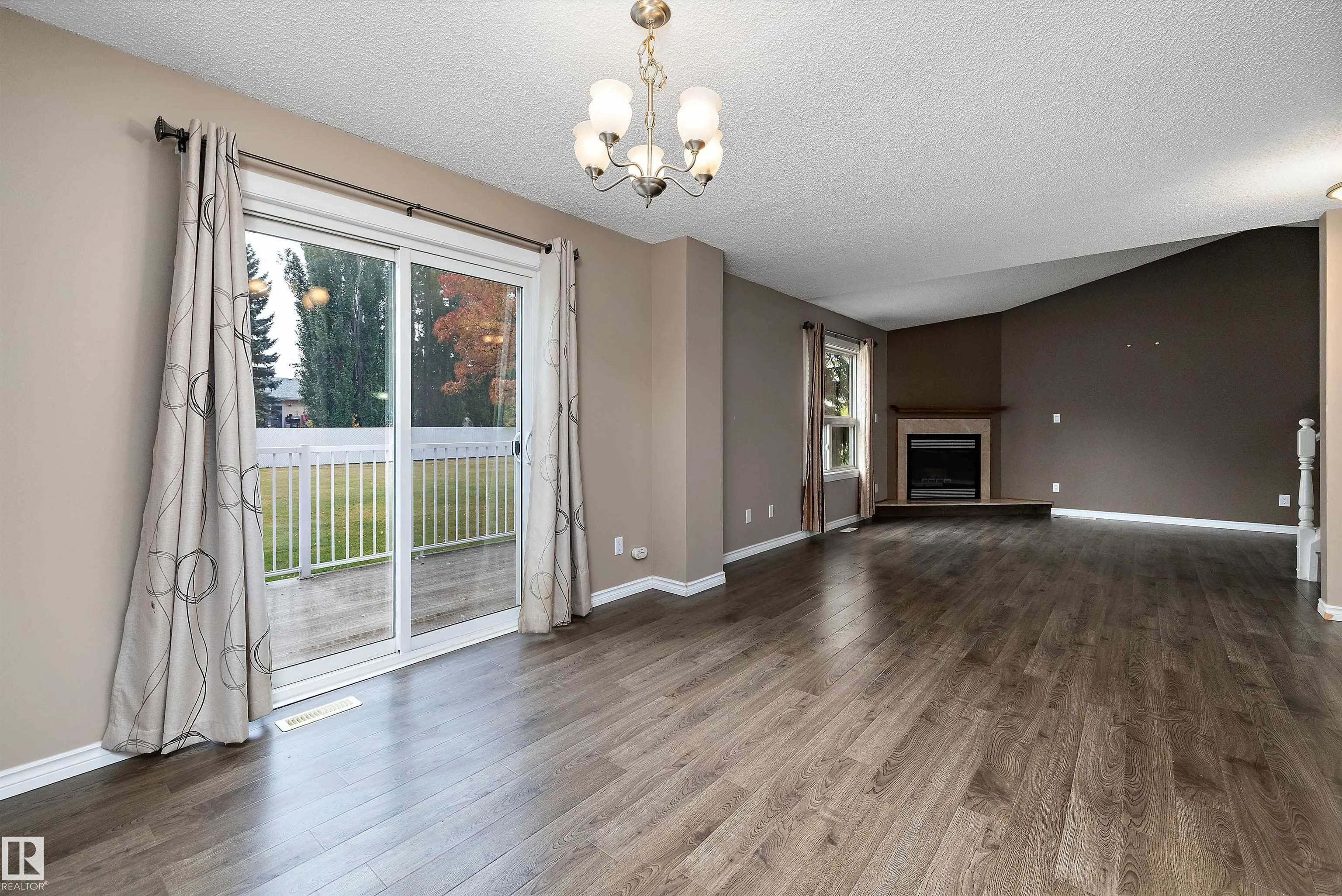 1821 MILL WOODS Road