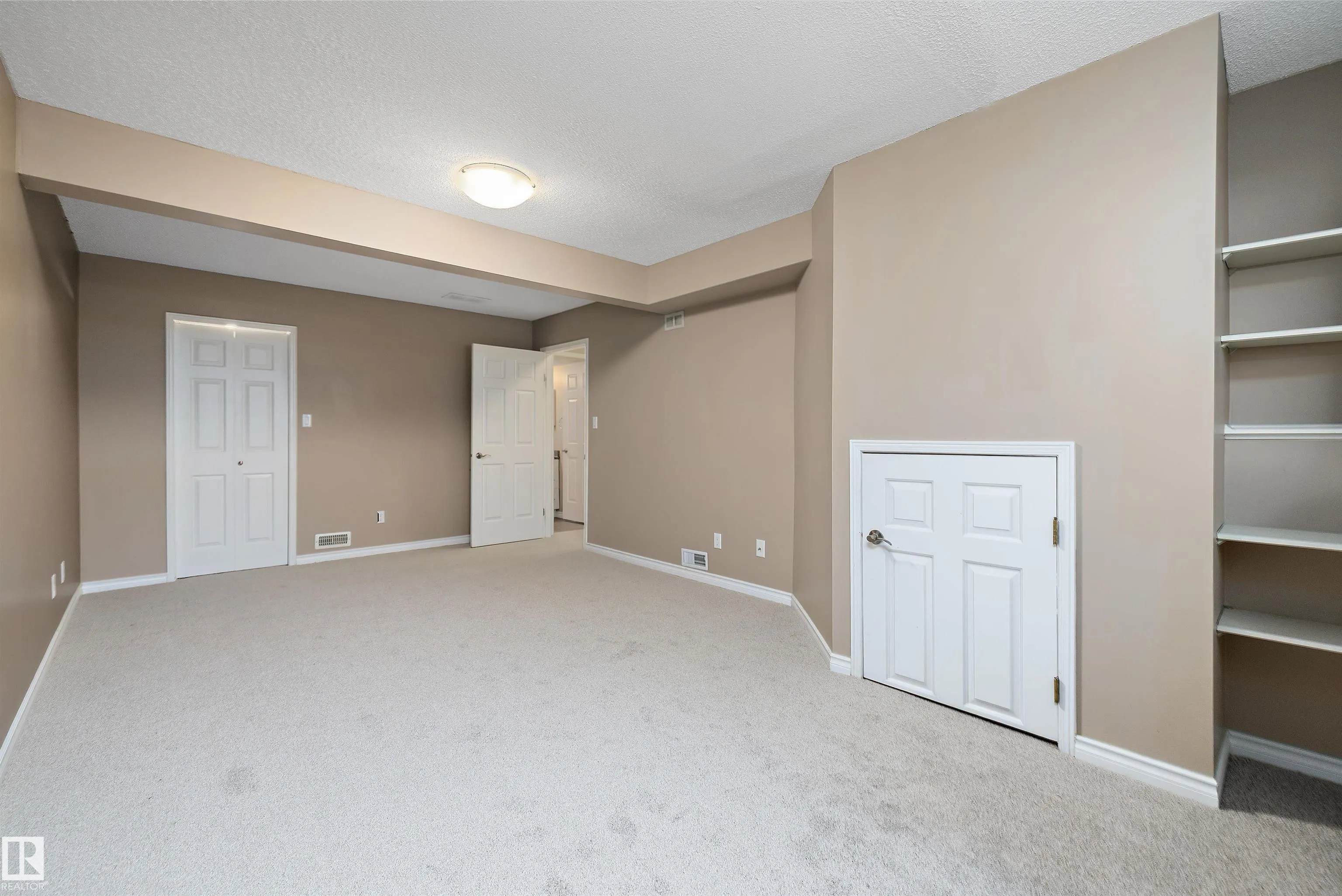 1821 MILL WOODS Road
