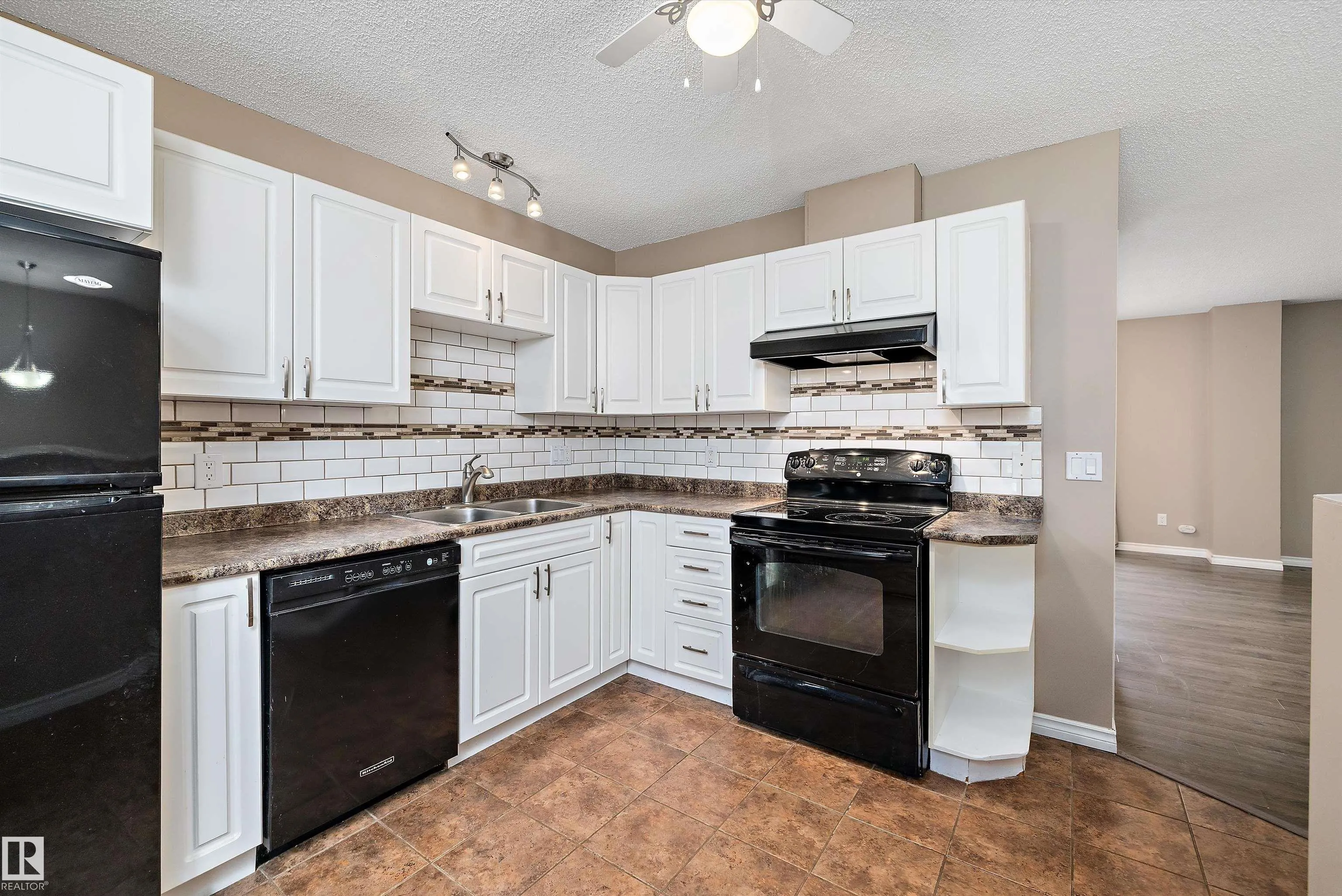 1821 MILL WOODS Road