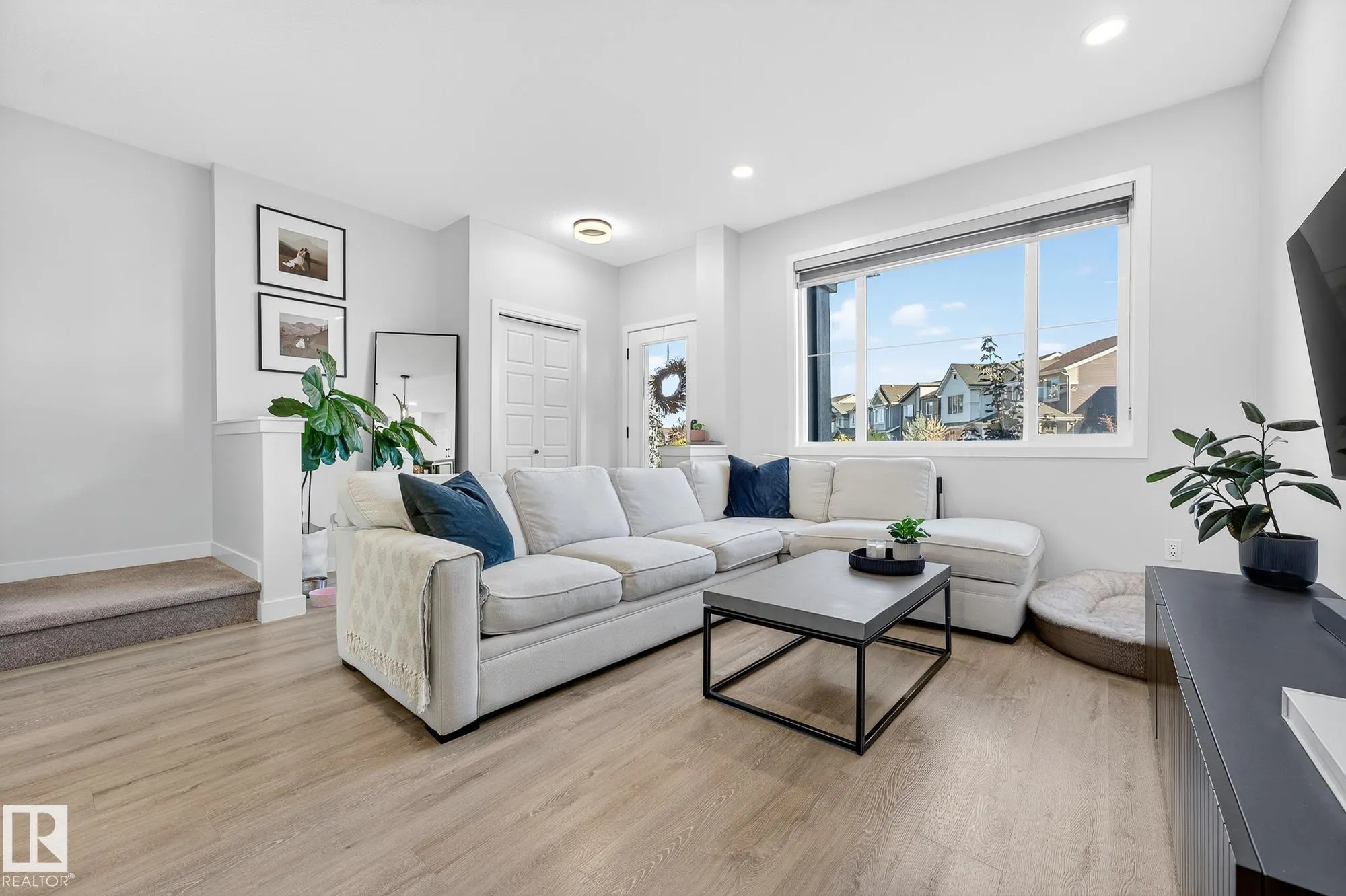 525 PATERSON Way