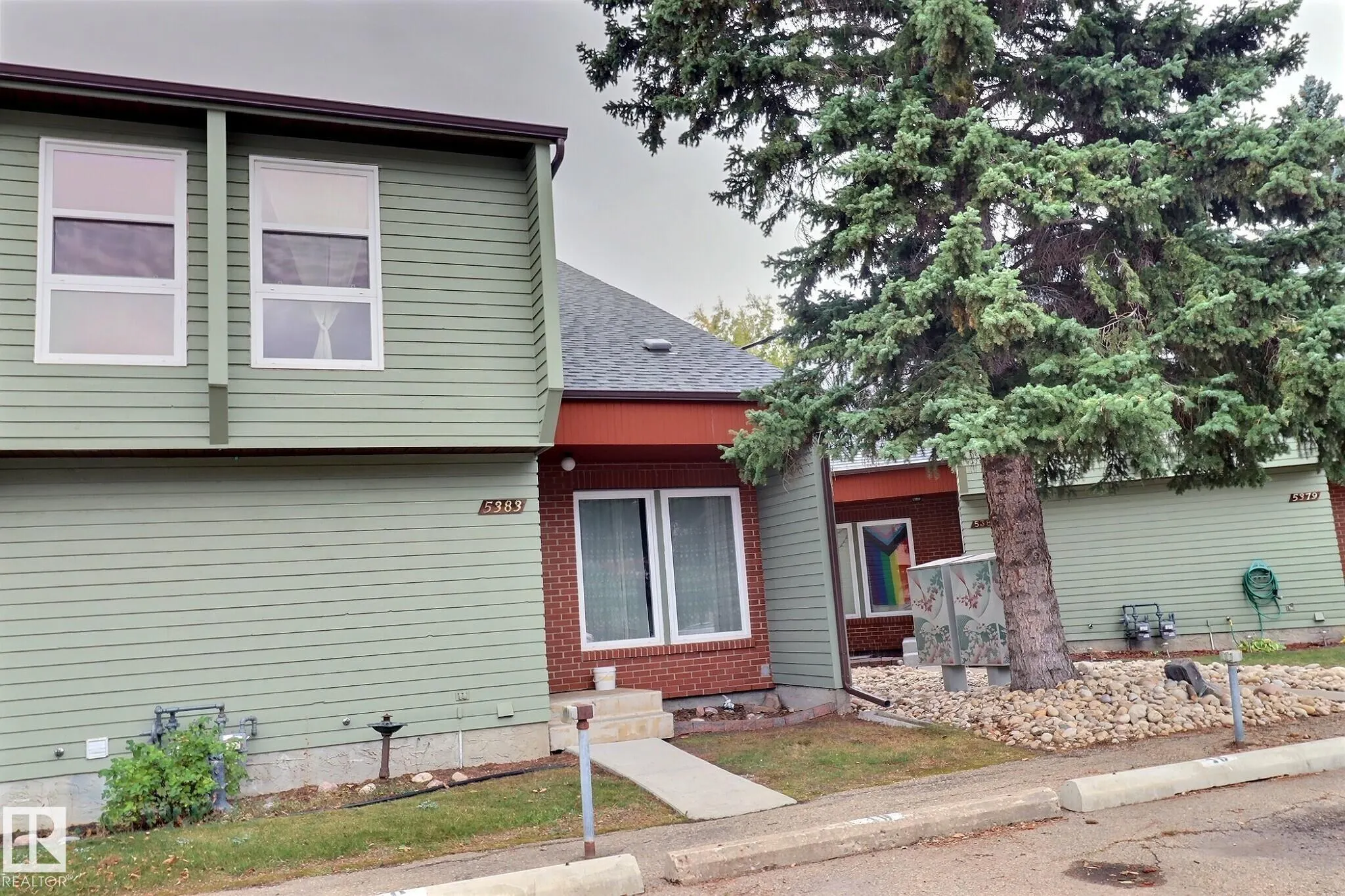 5383 HILL VIEW Crescent