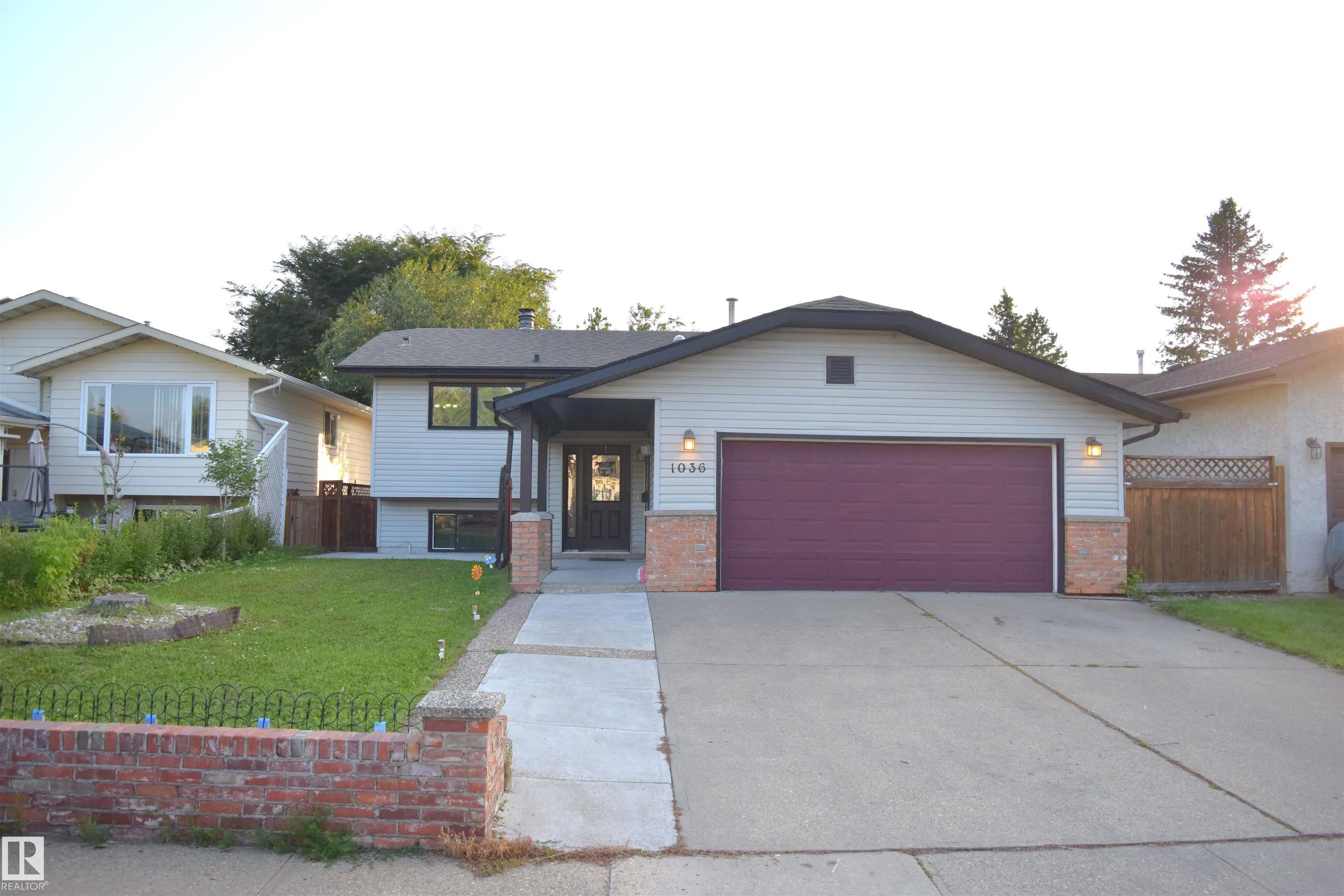 1036 38 Street
