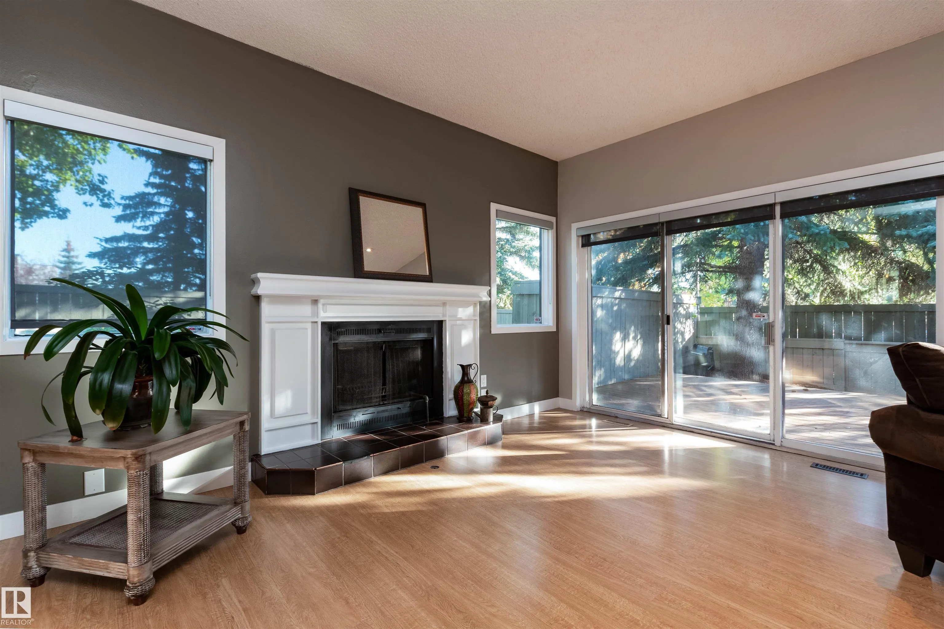 614 WOODBRIDGE Way