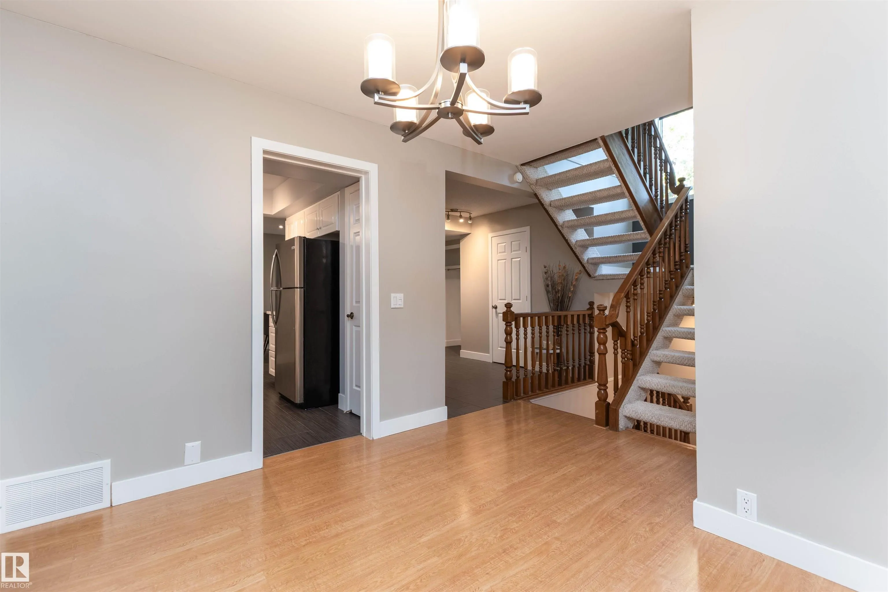 614 WOODBRIDGE Way