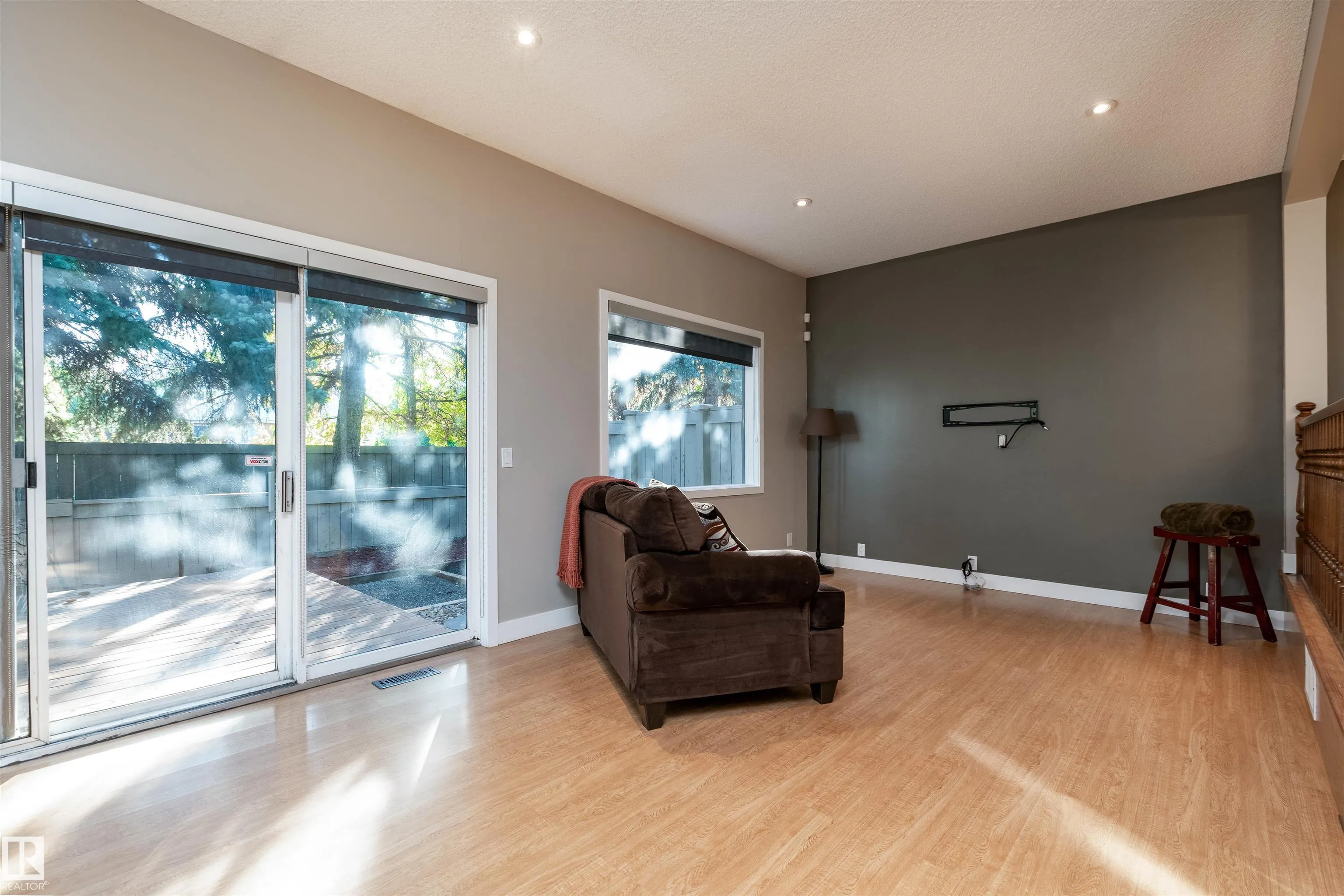 614 WOODBRIDGE Way