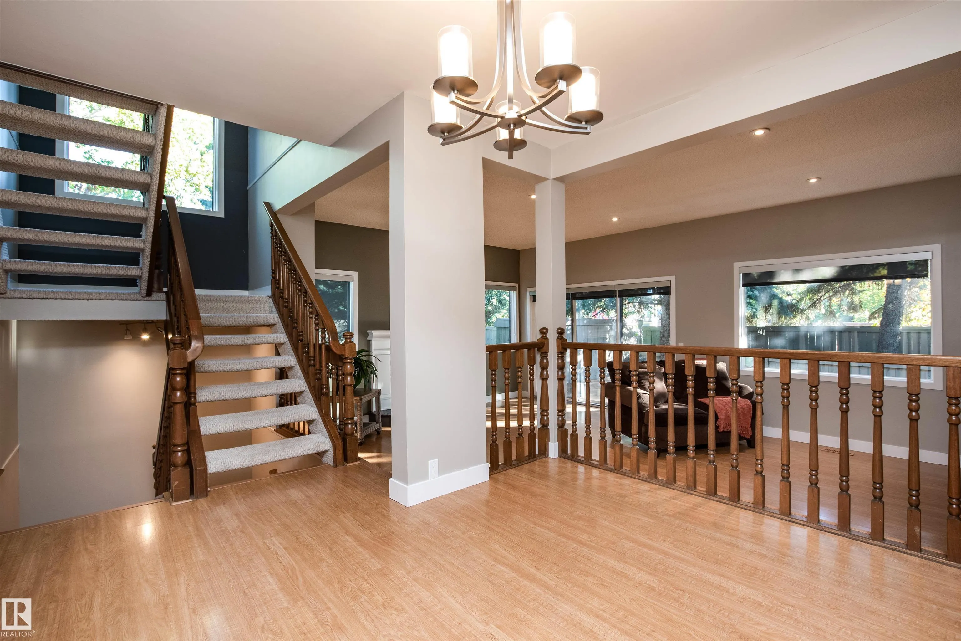 614 WOODBRIDGE Way